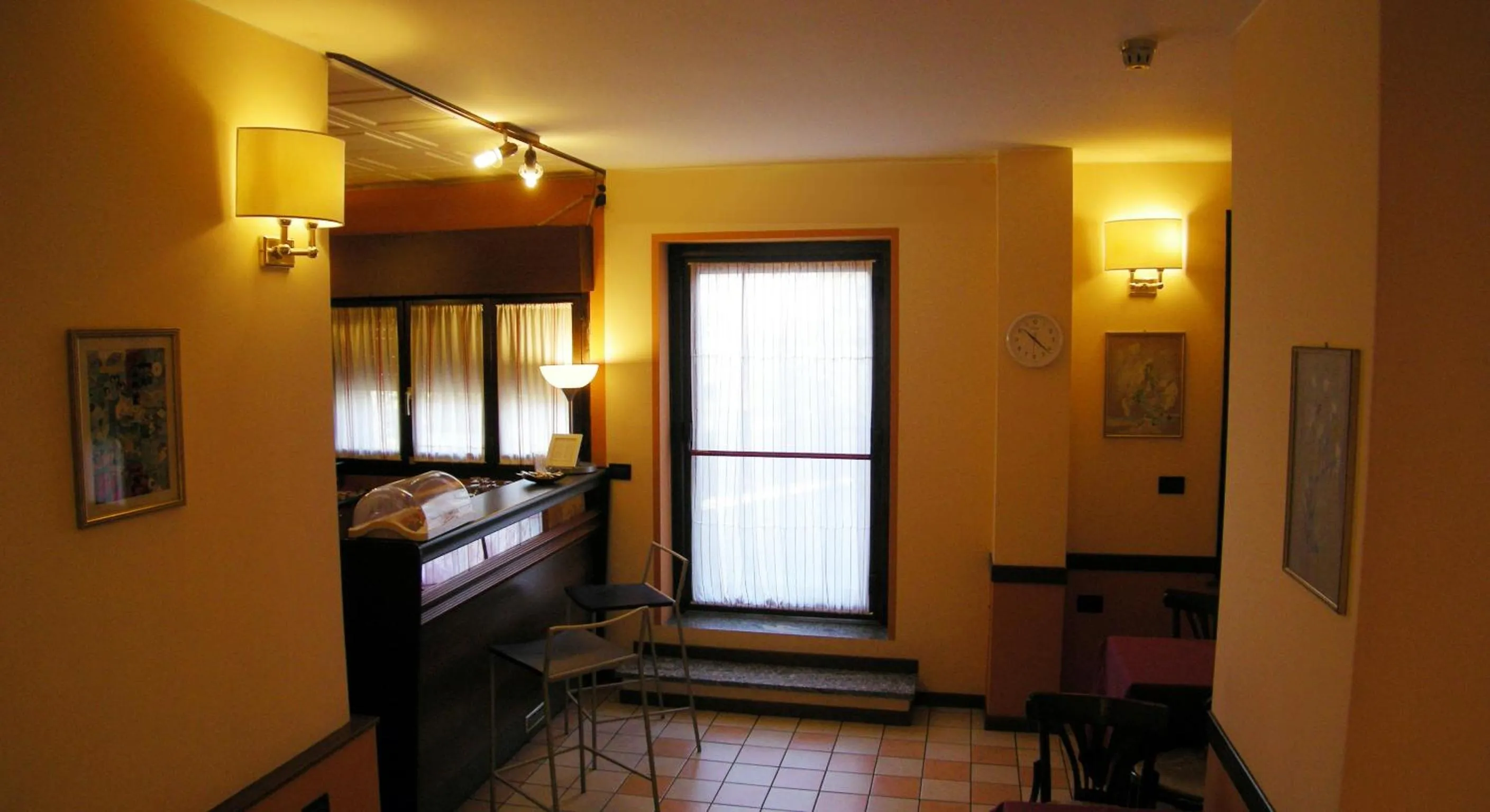 Restaurant/places to eat in Hotel Forum