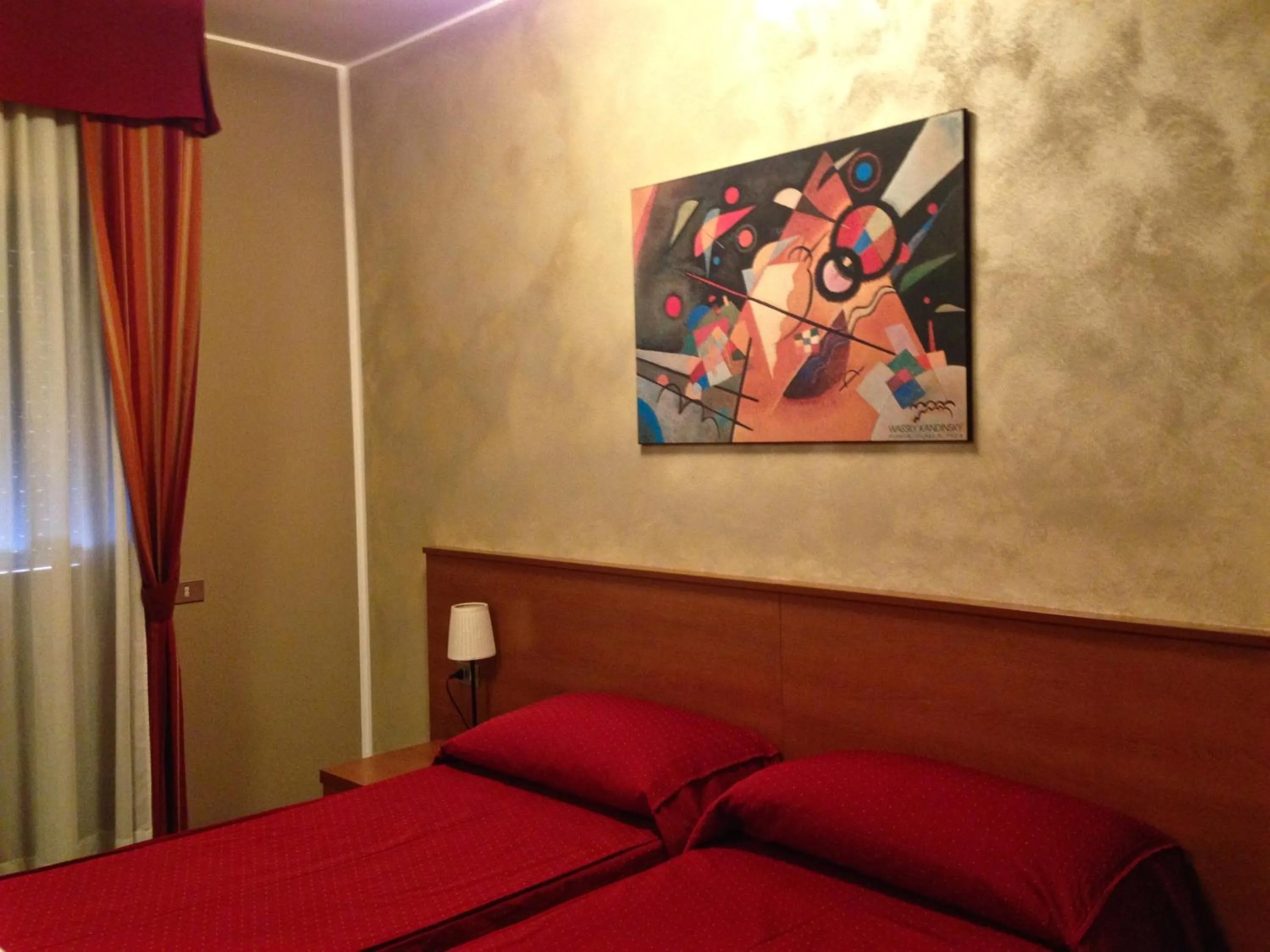 Shower, Bed in Hotel Forum