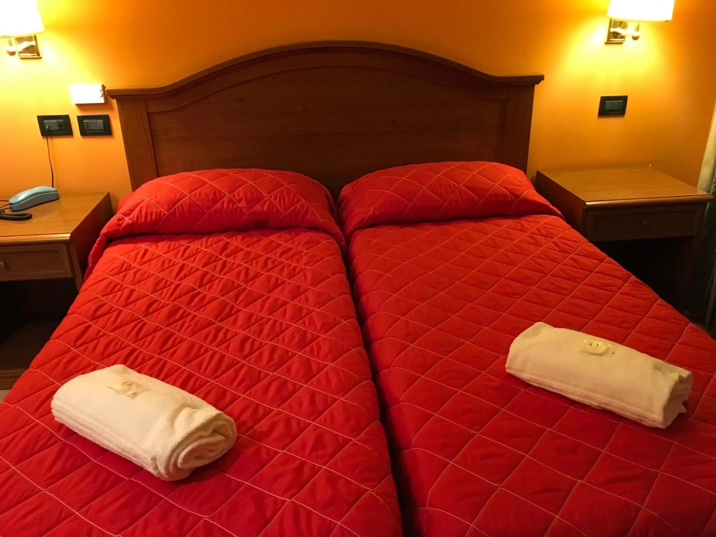 Shower, Bed in Hotel Forum