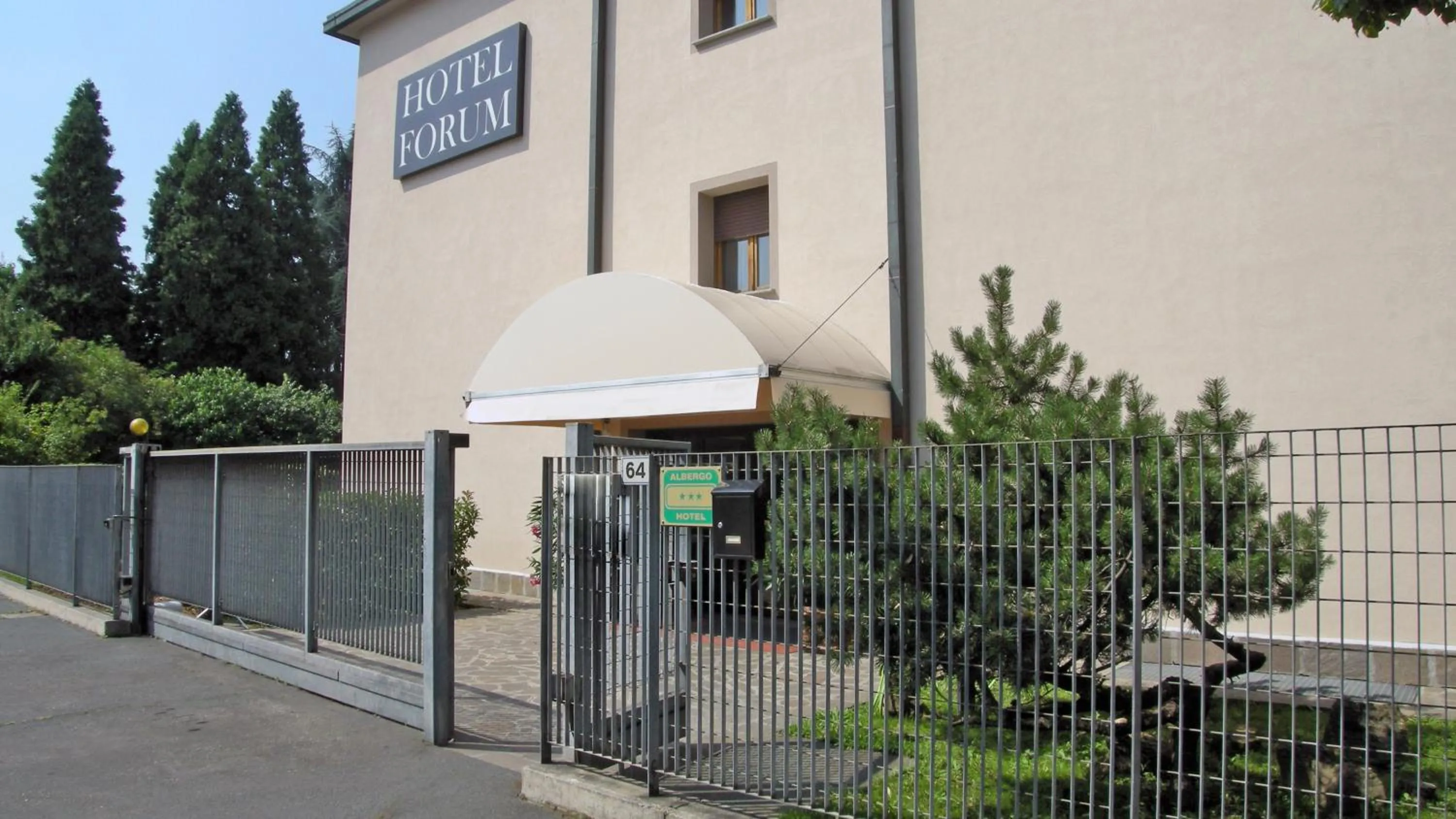 Property building in Hotel Forum