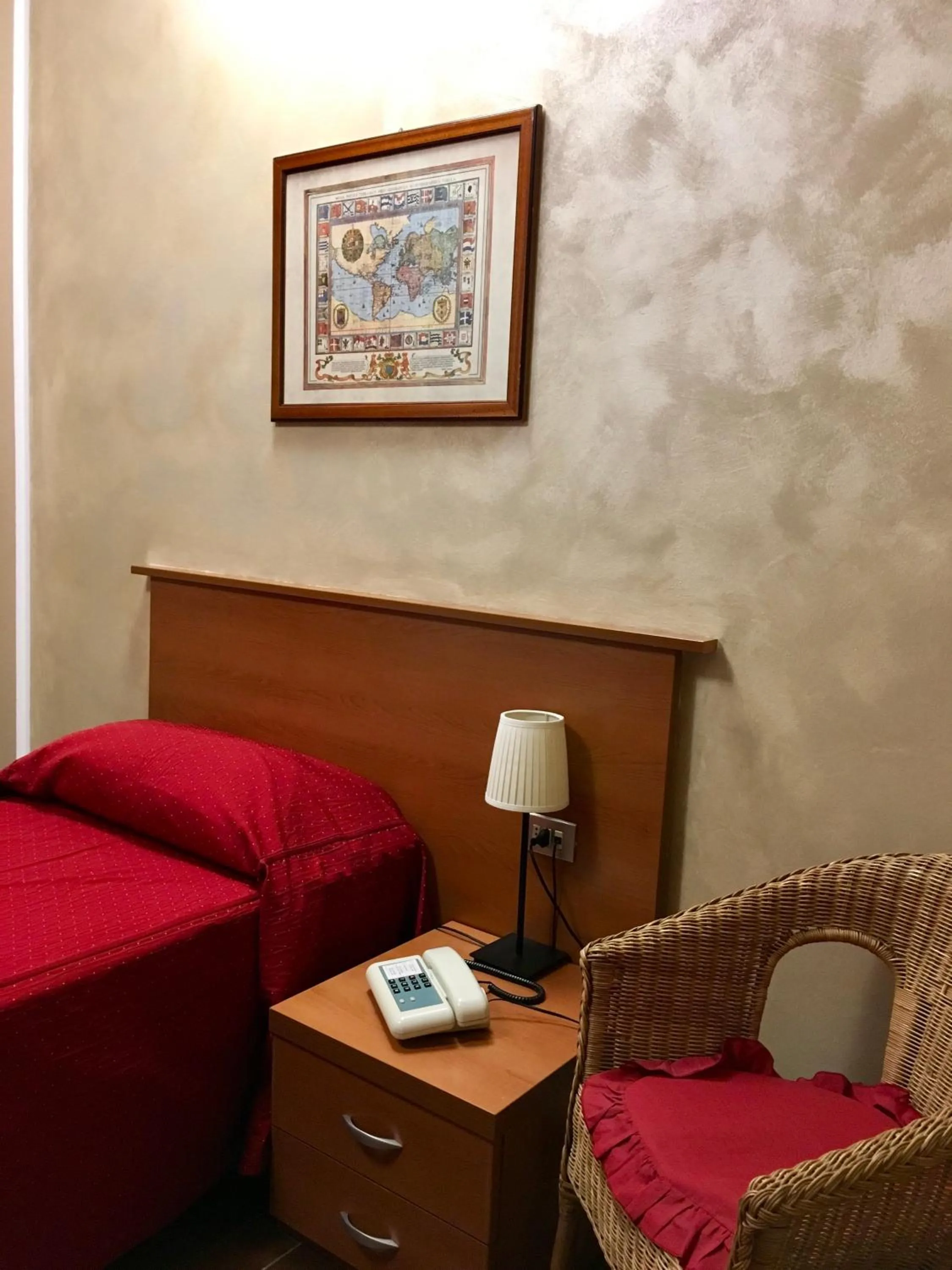 Shower, Bed in Hotel Forum