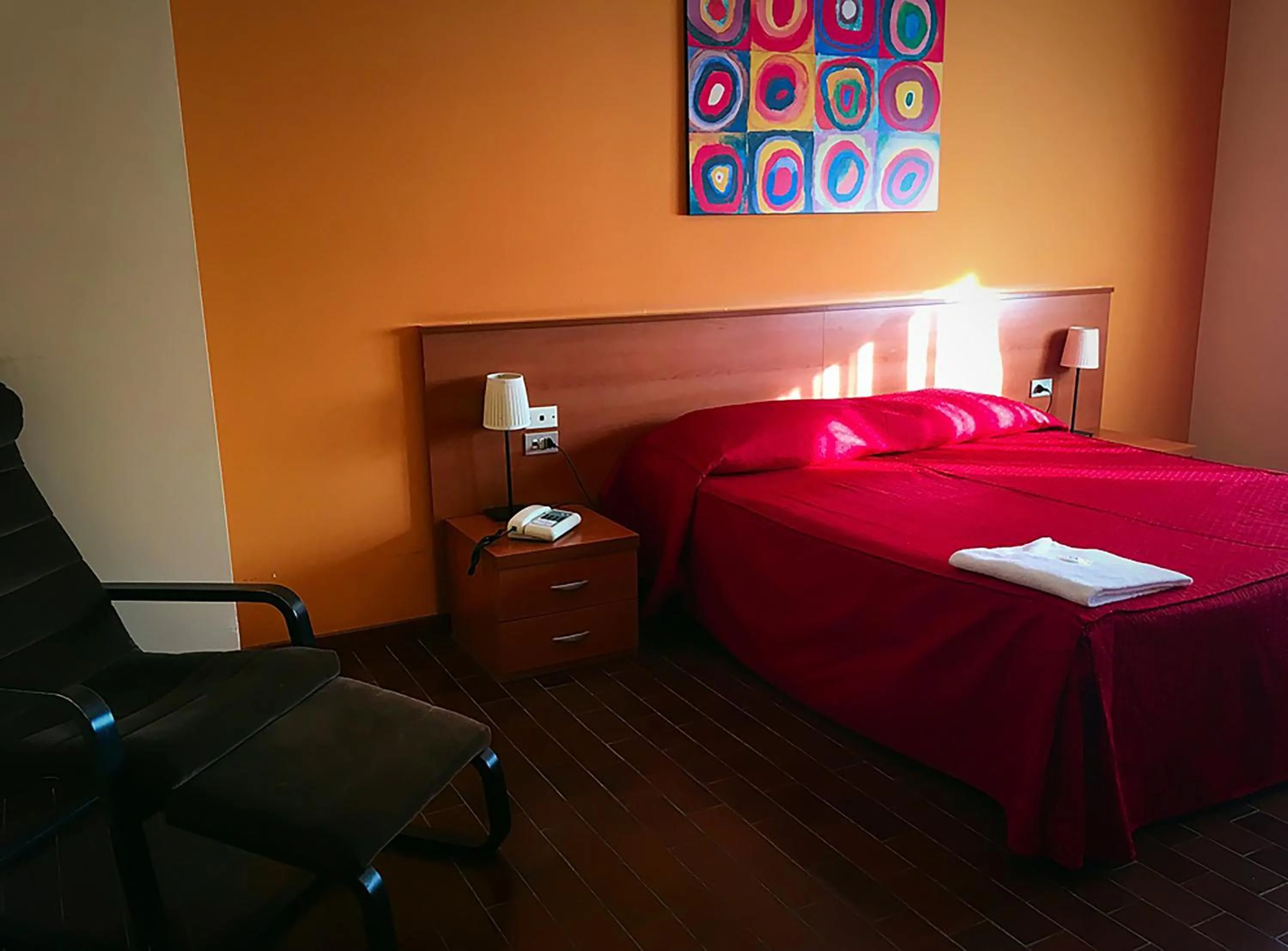 Shower, Bed in Hotel Forum