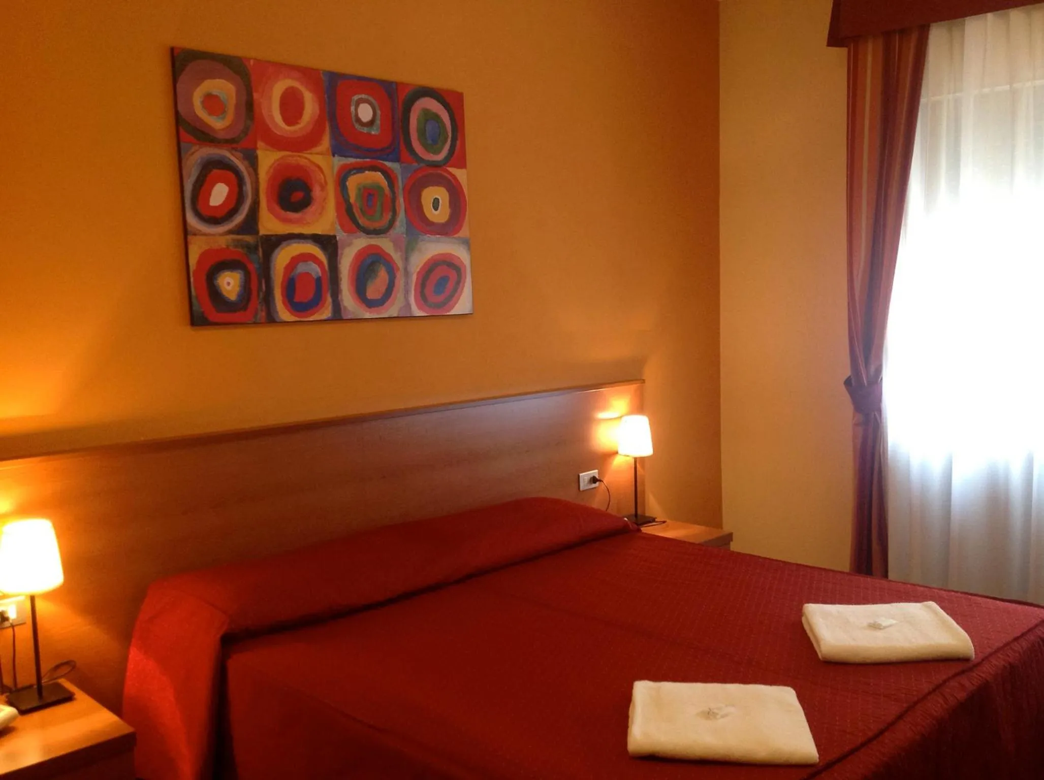 Shower, Bed in Hotel Forum