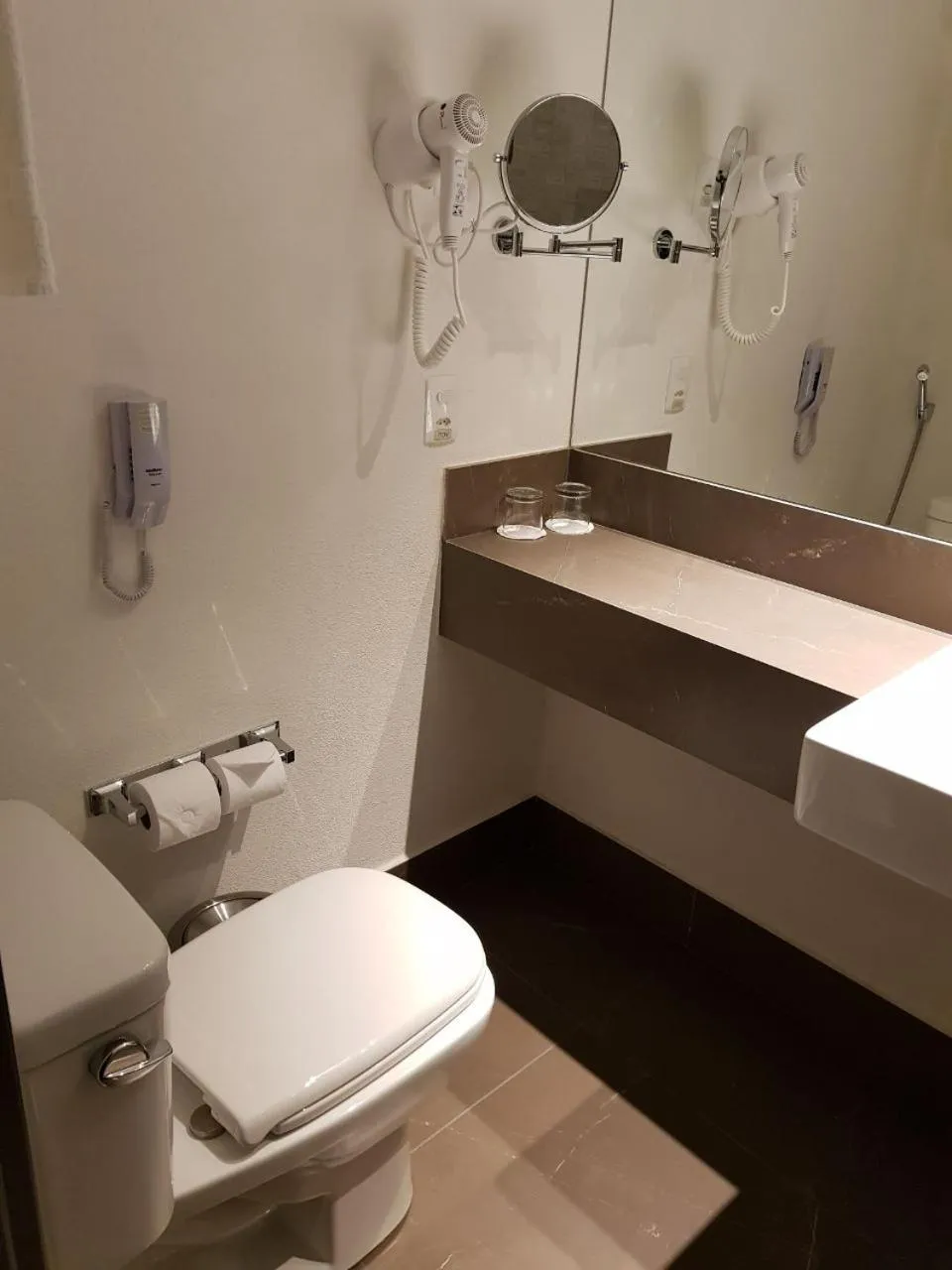 Bathroom in Wyndham Garden Ribeirão Preto Convention