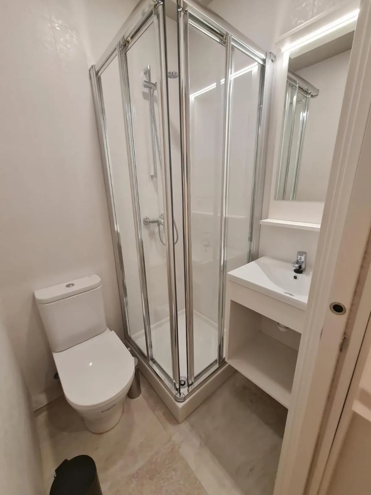 Bathroom in CH Velarde