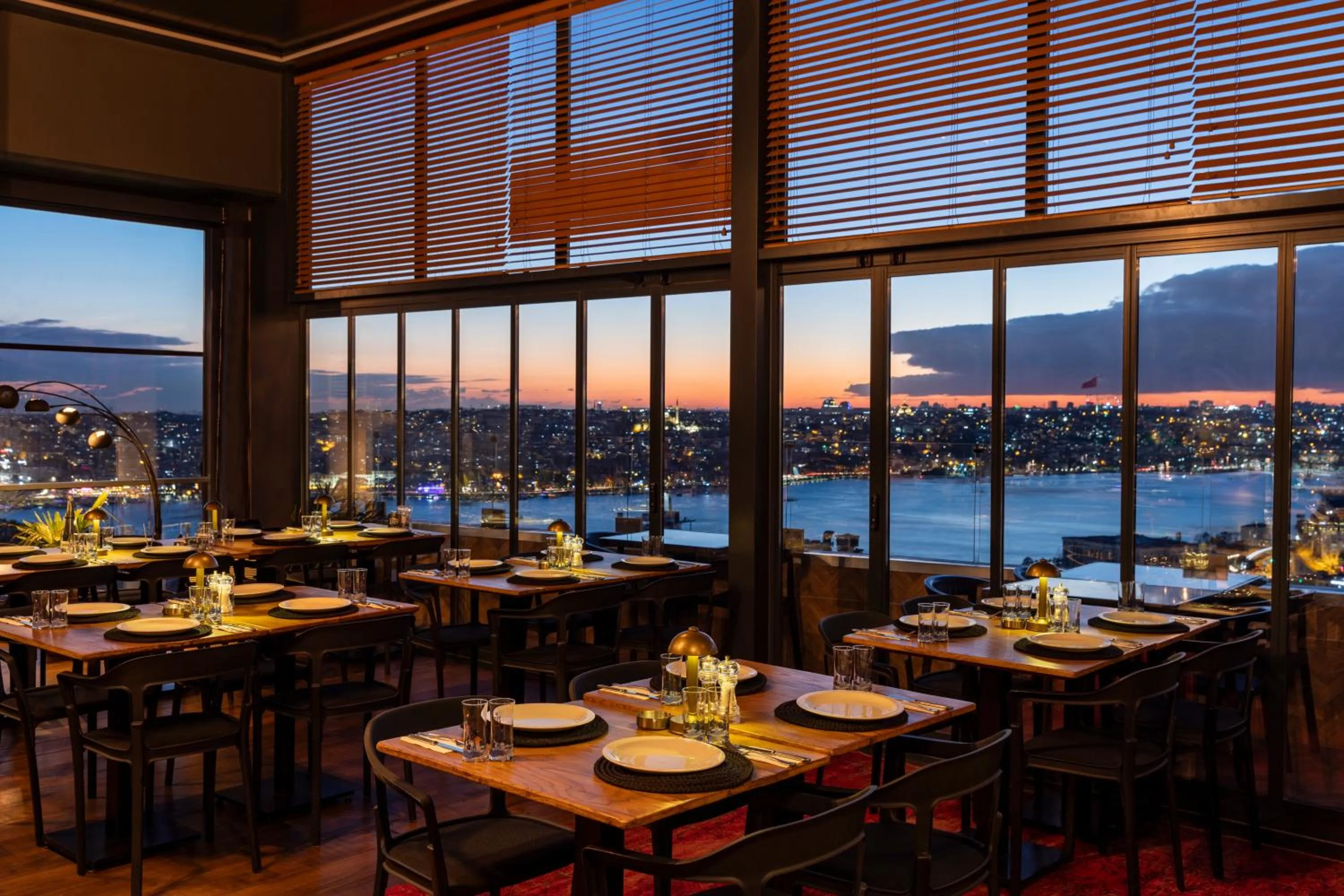 Restaurant/places to eat in Palazzo Donizetti Hotel - Special Class