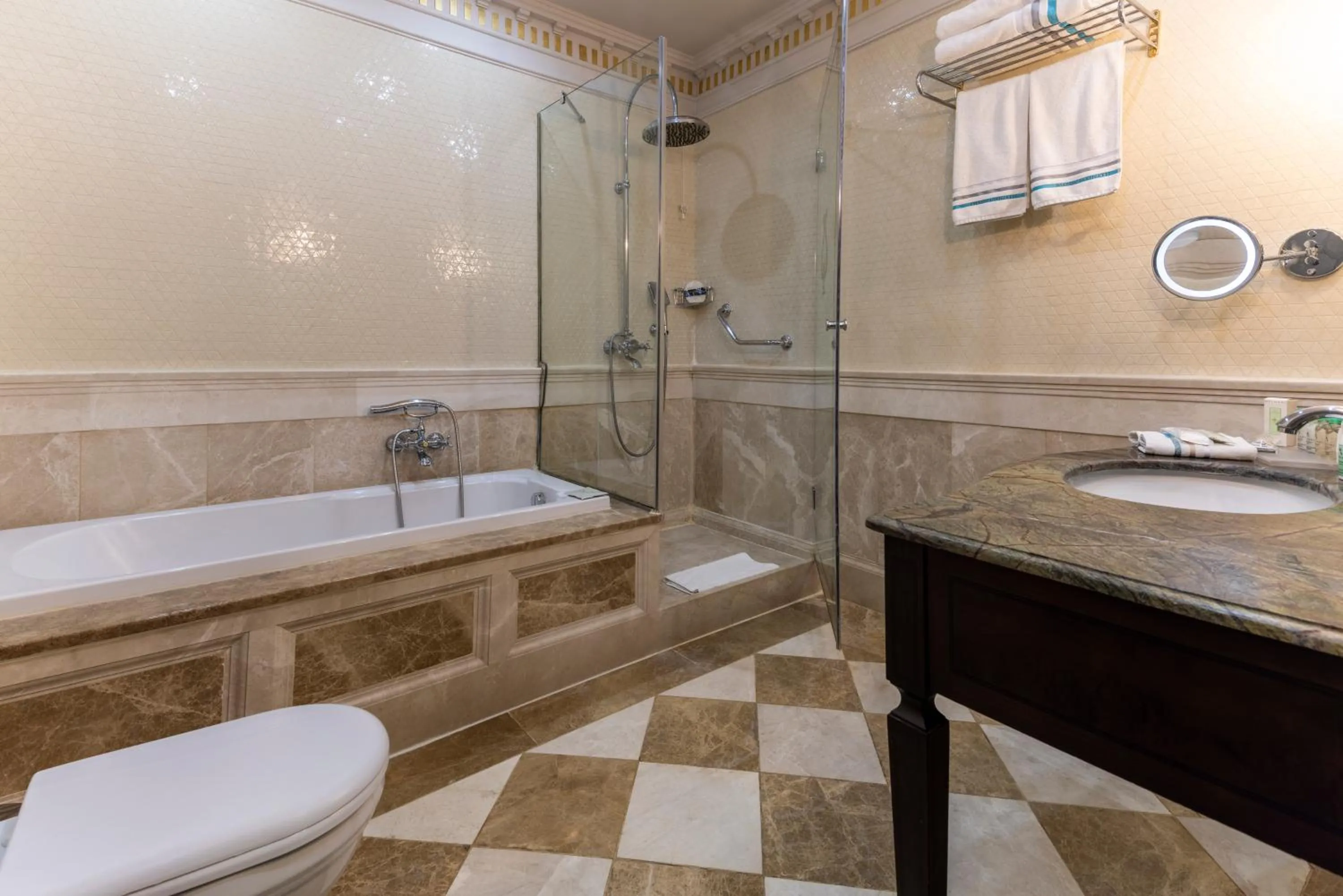 Shower in Palazzo Donizetti Hotel - Special Class