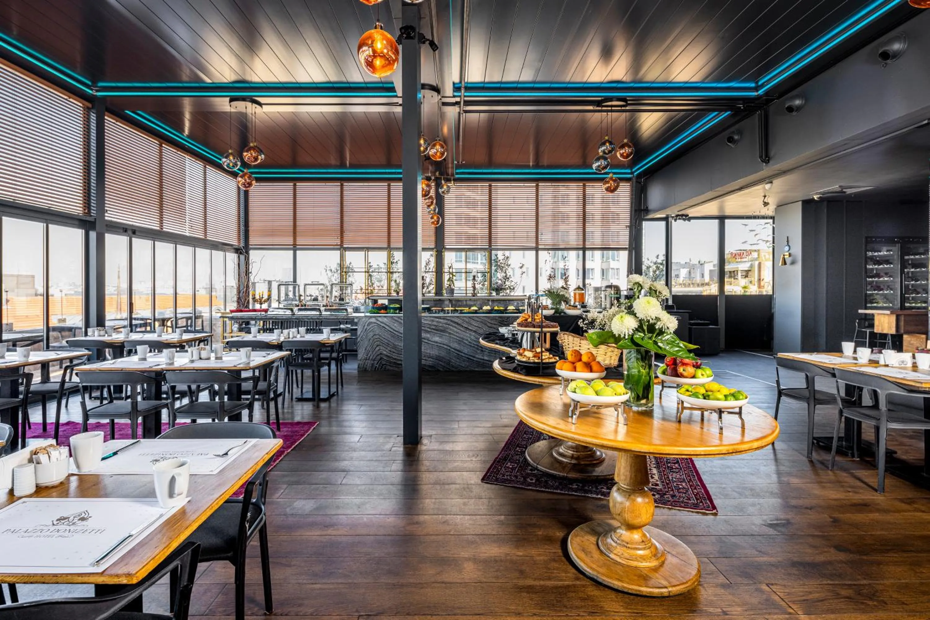 Restaurant/places to eat in Palazzo Donizetti Hotel - Special Class