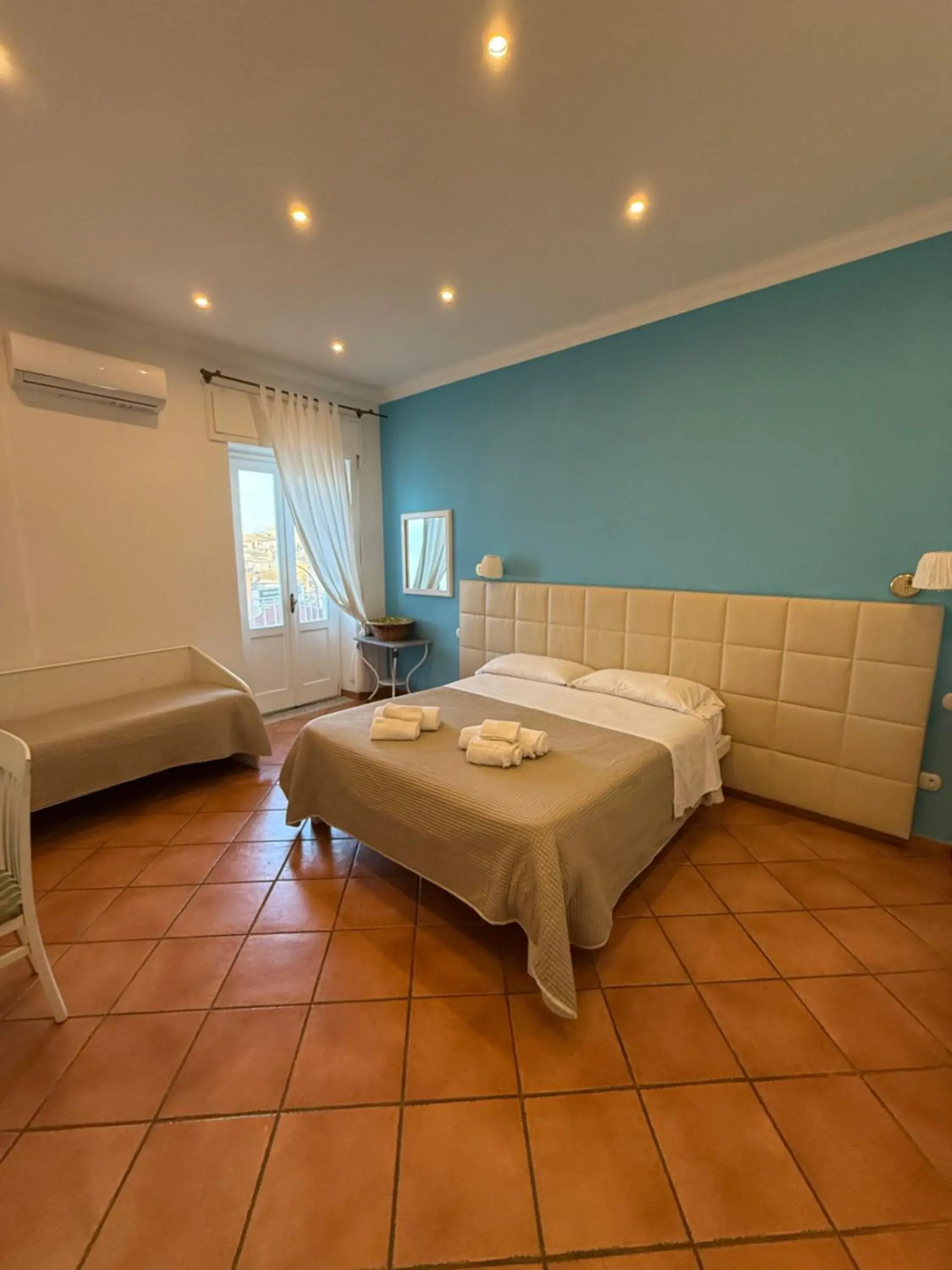 Premium Quadruple Room in Tropea Boutique Hotel Premium Quadruple Room in Tropea Boutique Hotel