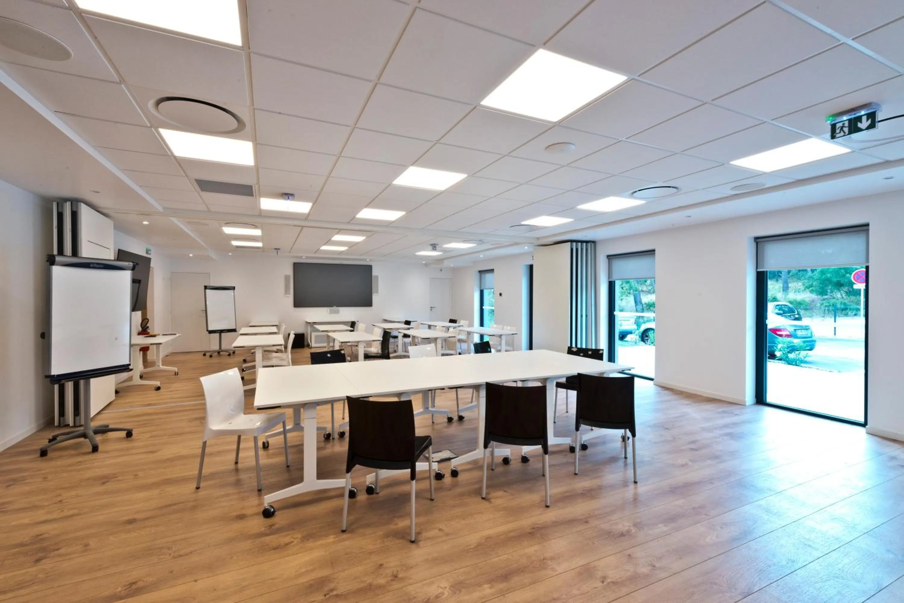 Business facilities in Kyriad Résidence Cabriès - Plan de Campagne