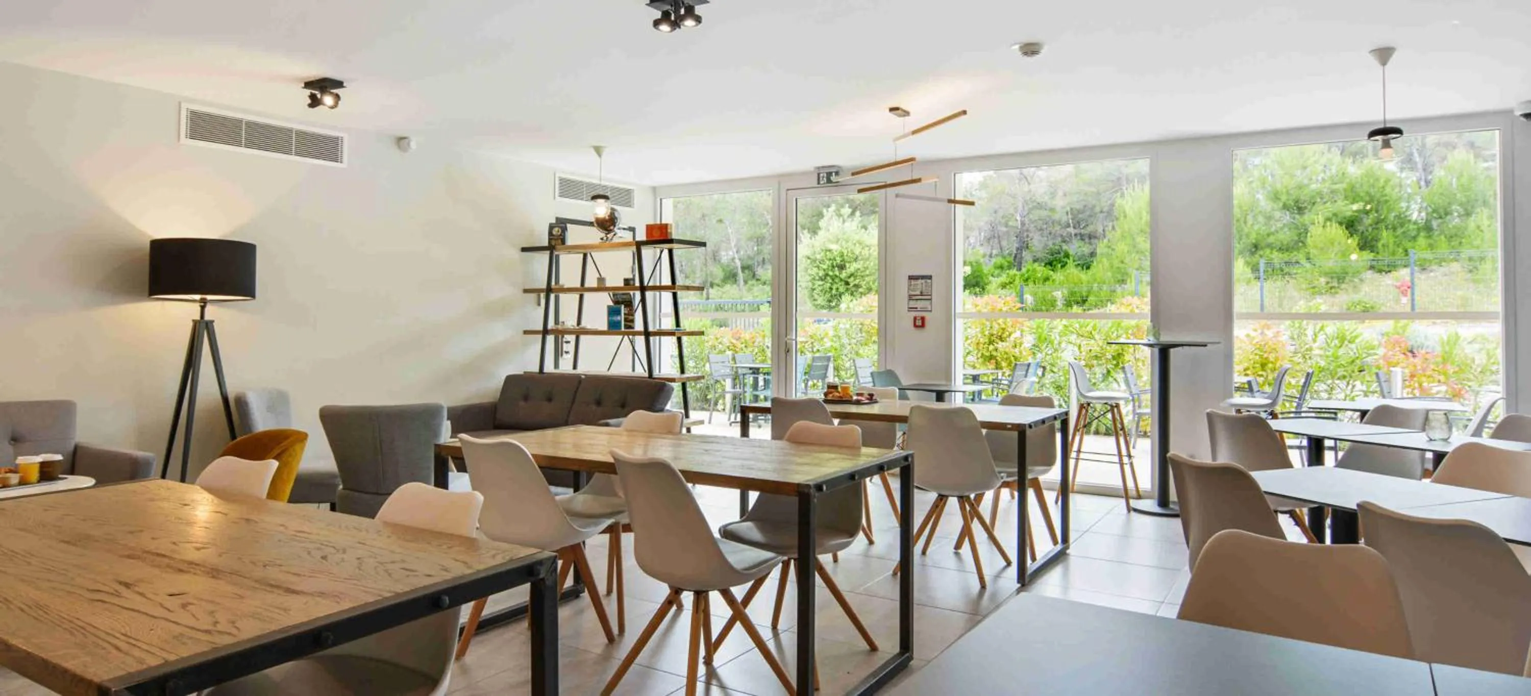 Restaurant/places to eat in Kyriad Résidence Cabriès - Plan de Campagne