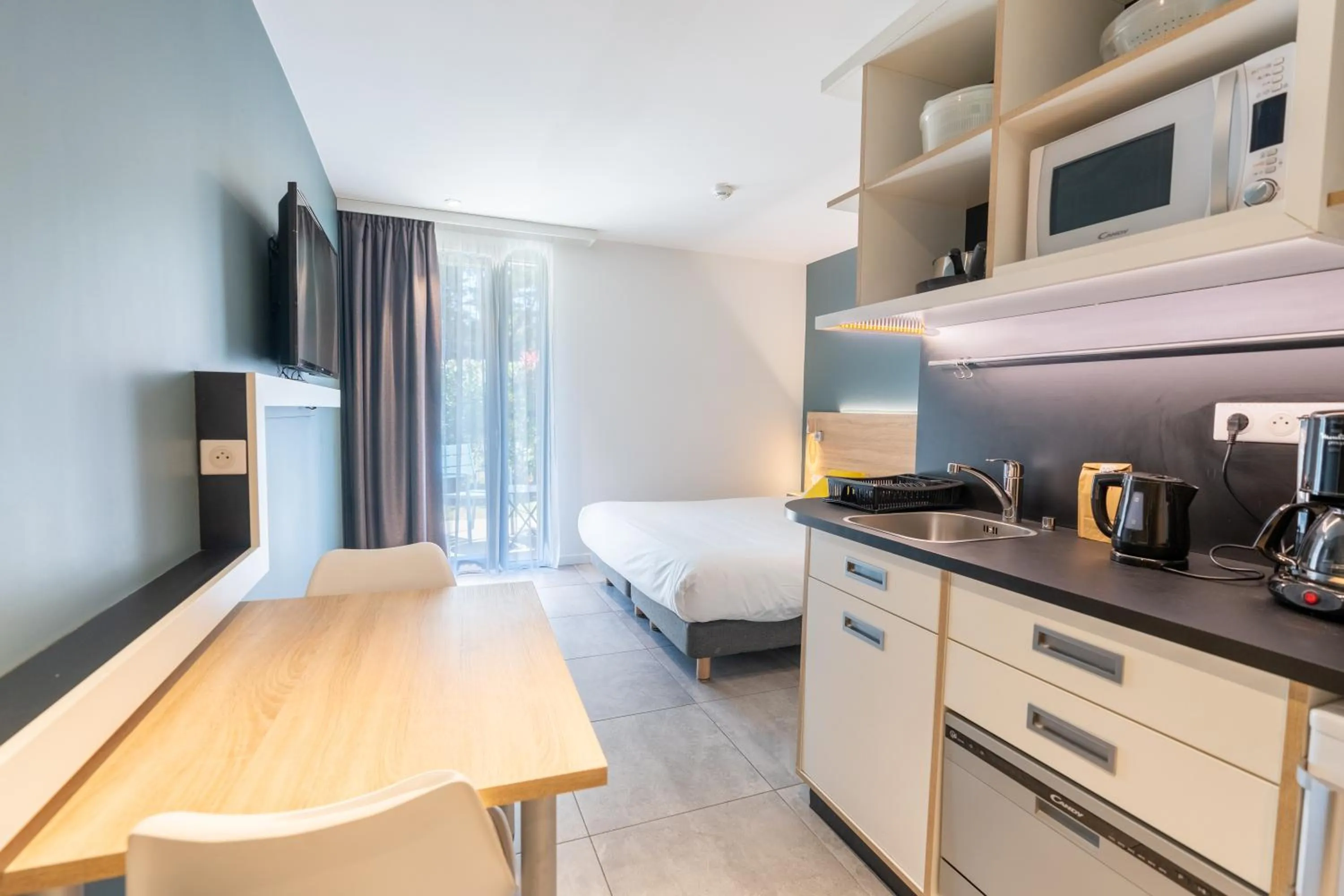 Property building in Kyriad Résidence Cabriès - Plan de Campagne