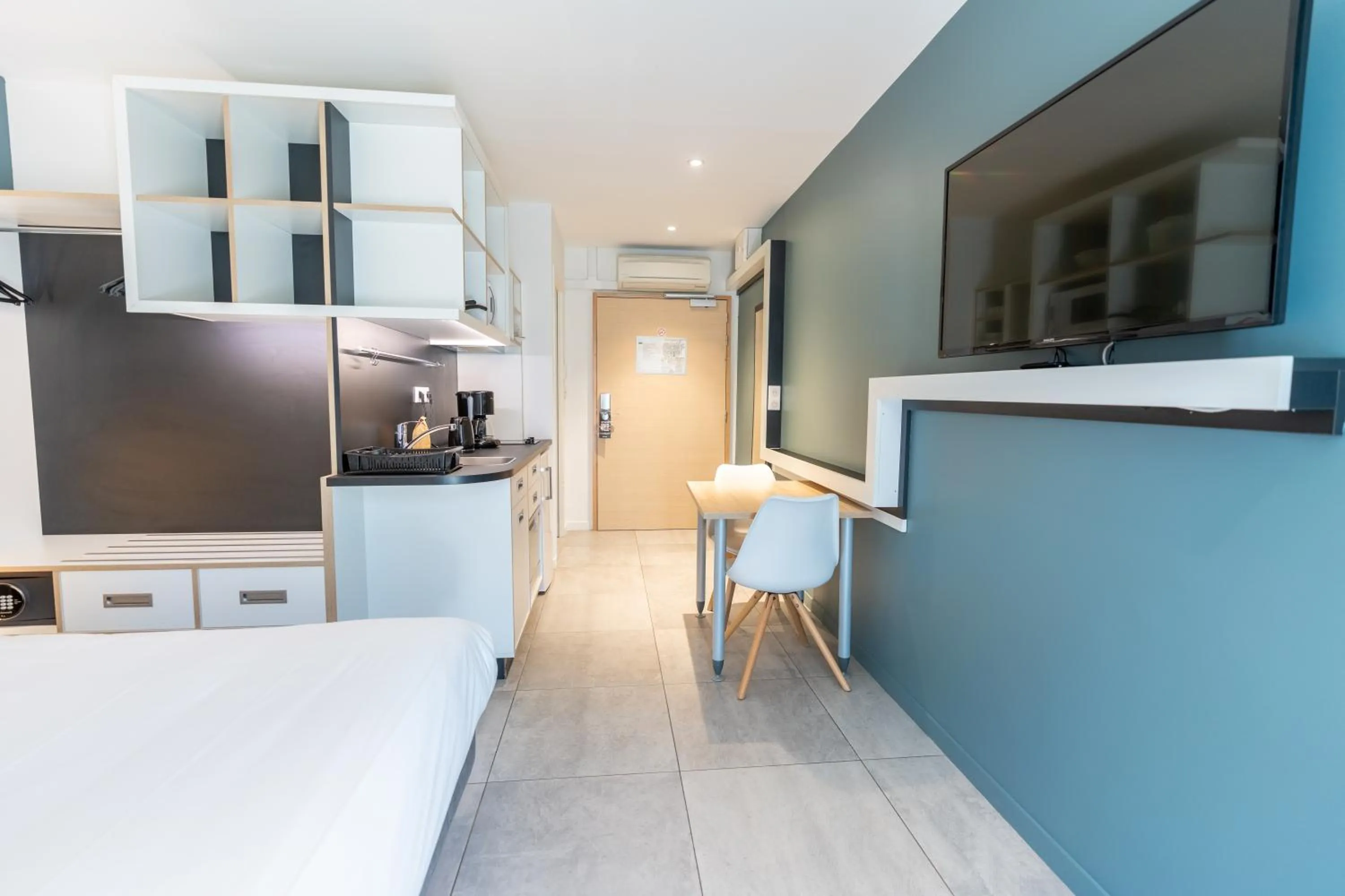 Property building in Kyriad Résidence Cabriès - Plan de Campagne