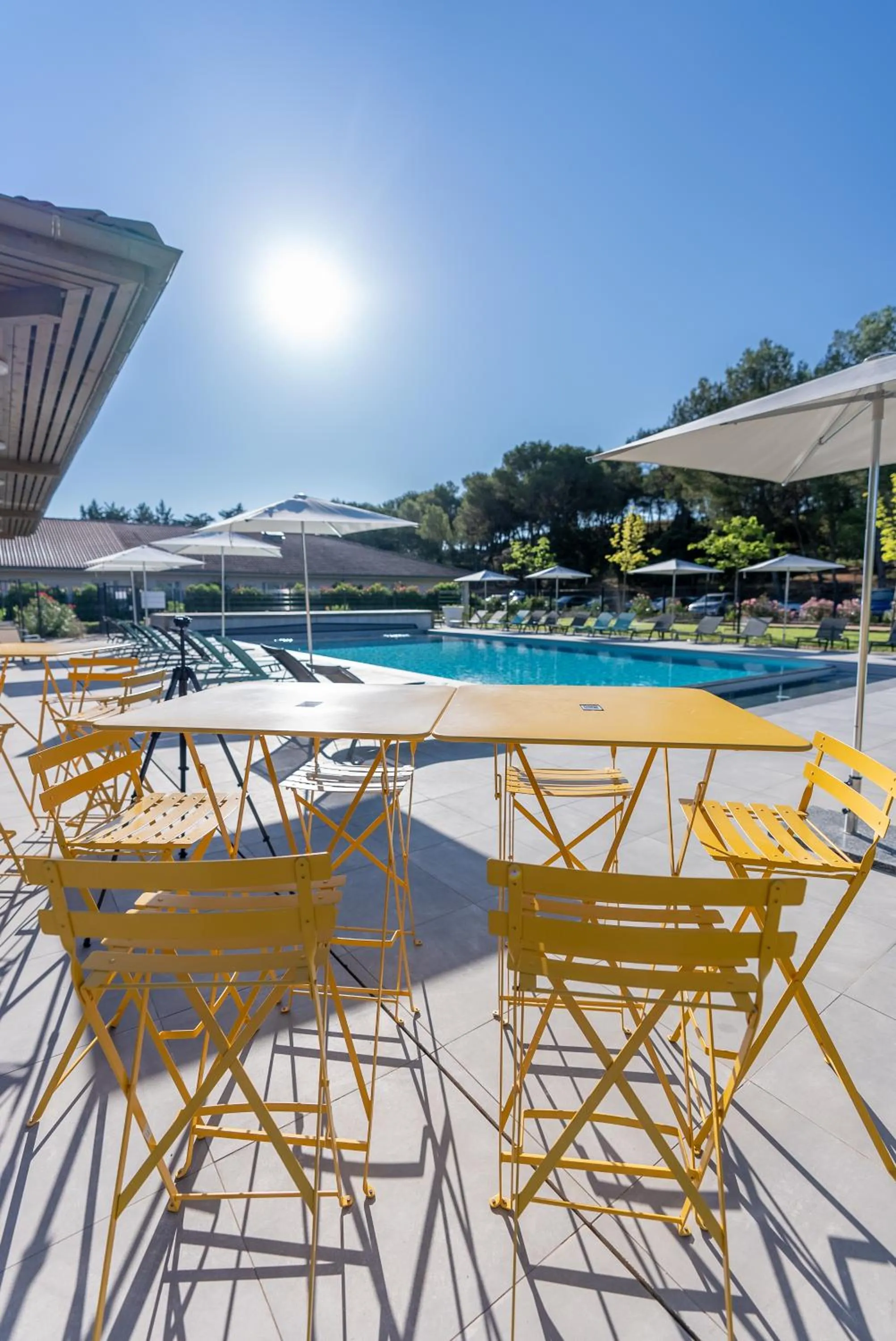 Swimming pool in Kyriad Résidence Cabriès - Plan de Campagne