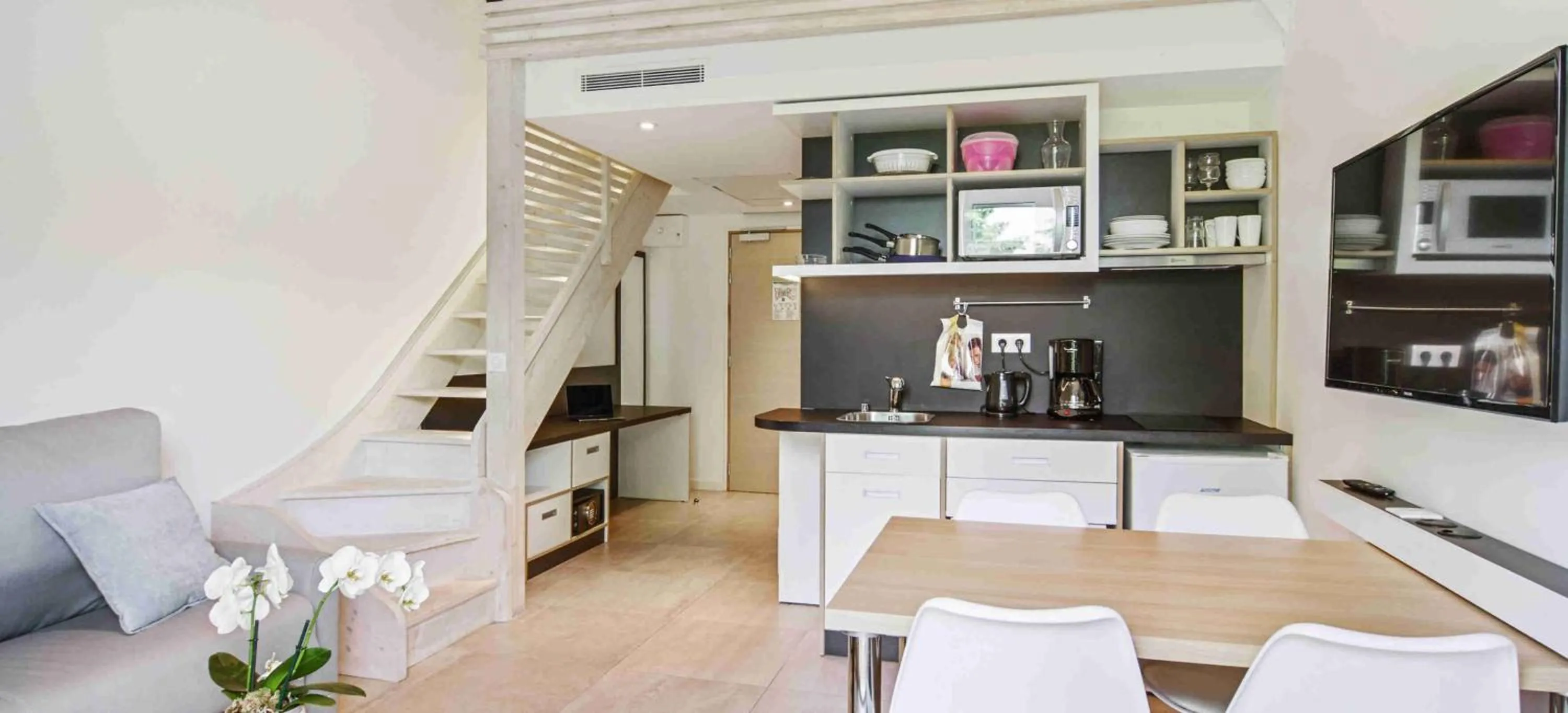 Kitchen or kitchenette in Kyriad Résidence Cabriès - Plan de Campagne