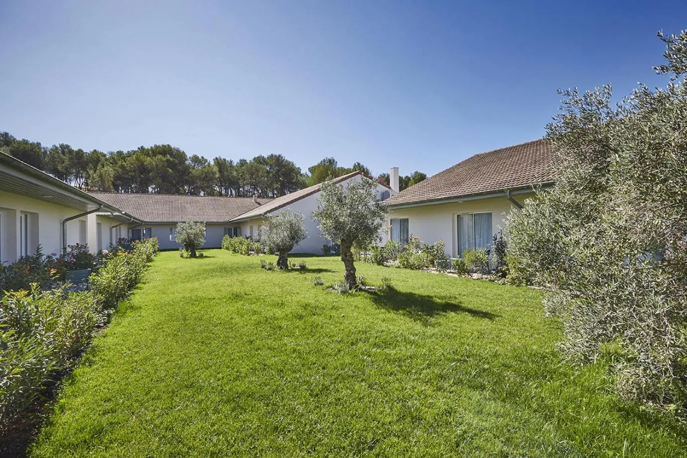 Property building in Kyriad Résidence Cabriès - Plan de Campagne