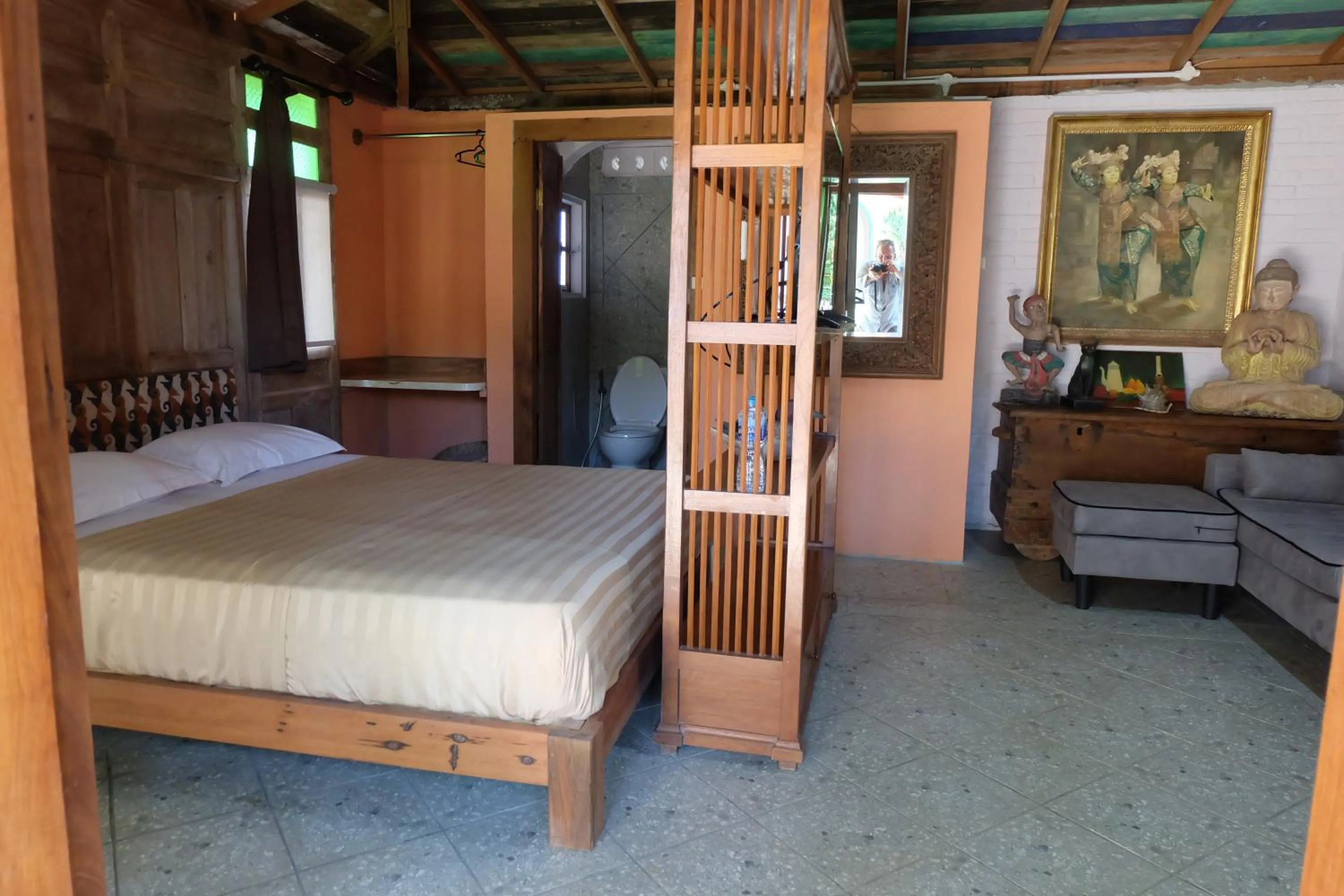 Bed in Villa Isabella Putri B&B