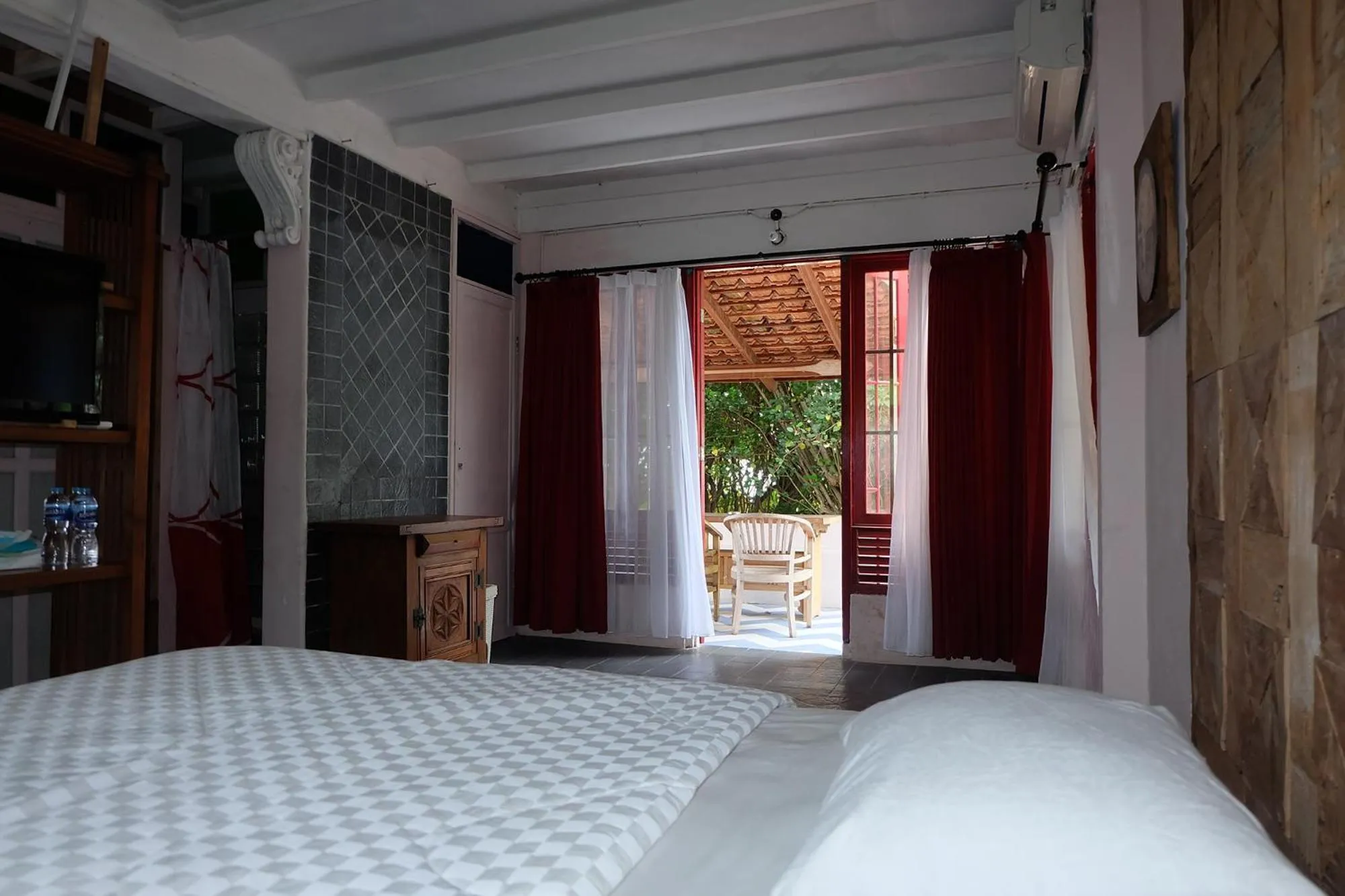 Bed in Villa Isabella Putri B&B