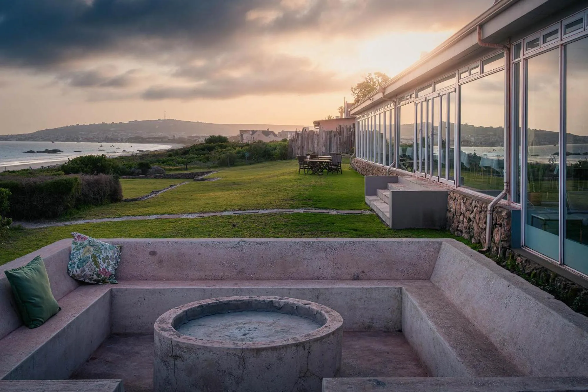 Day in Blue Bay Lodge