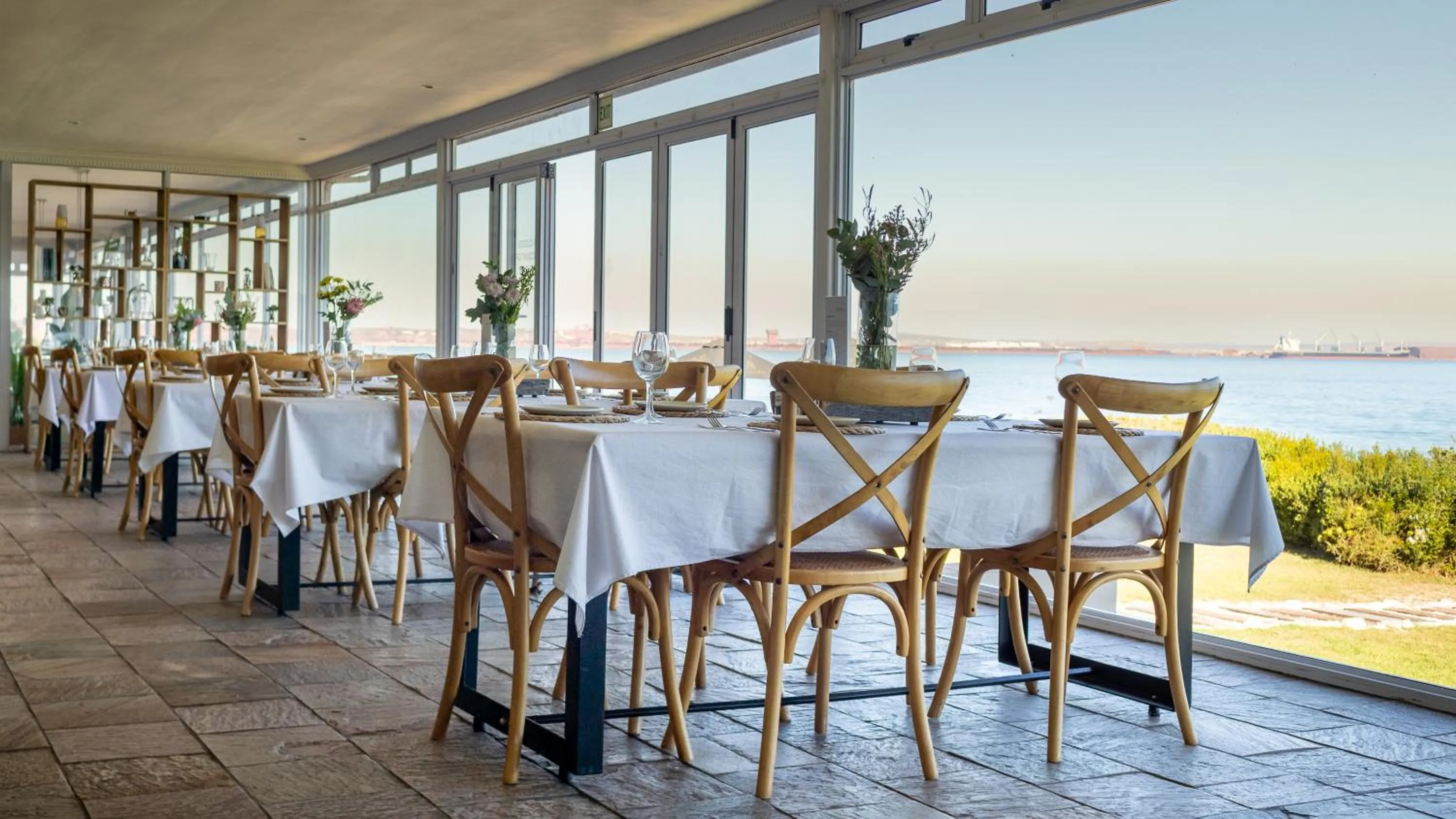 Restaurant/places to eat in Blue Bay Lodge