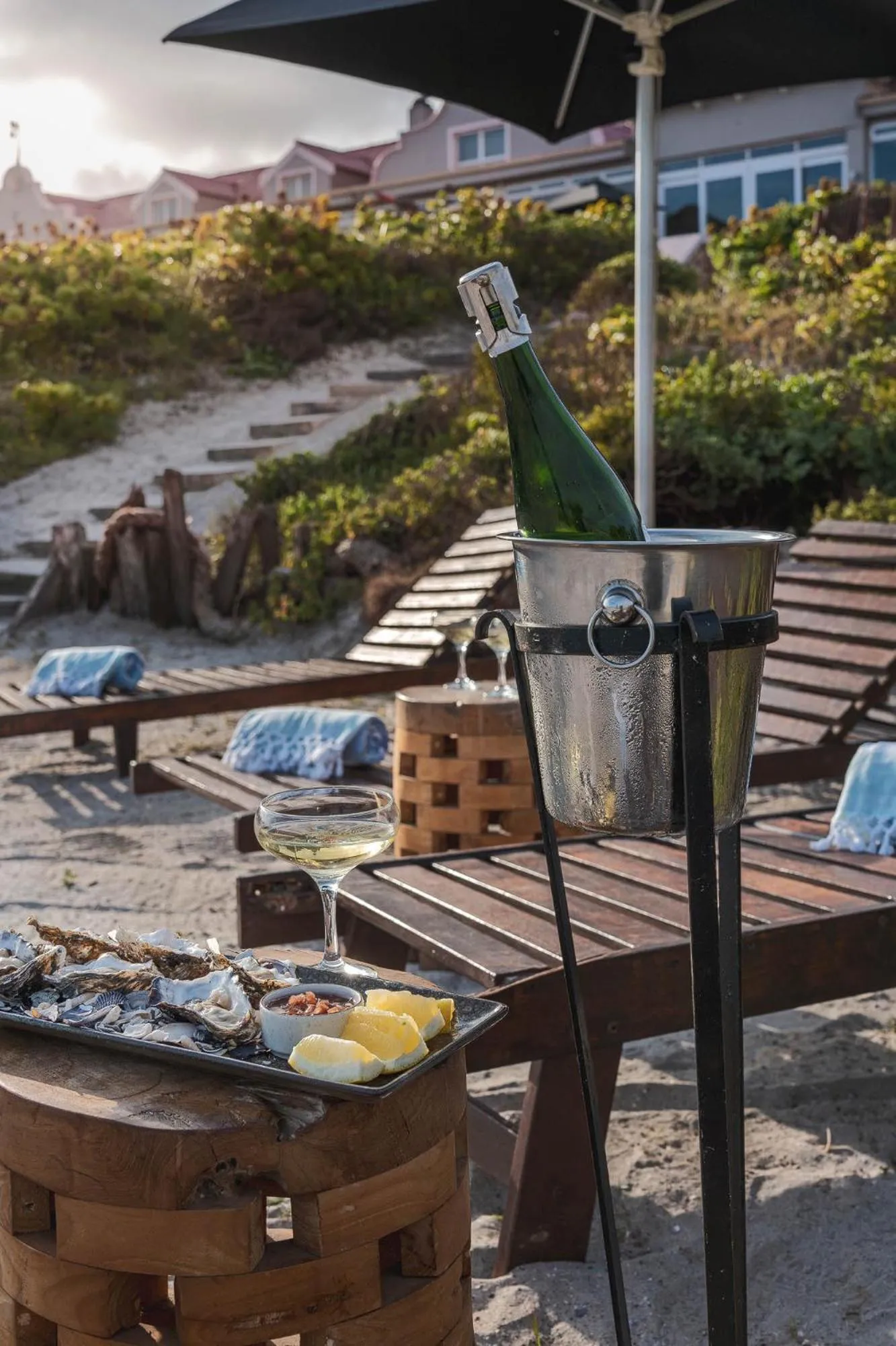 Food and drinks in Blue Bay Lodge