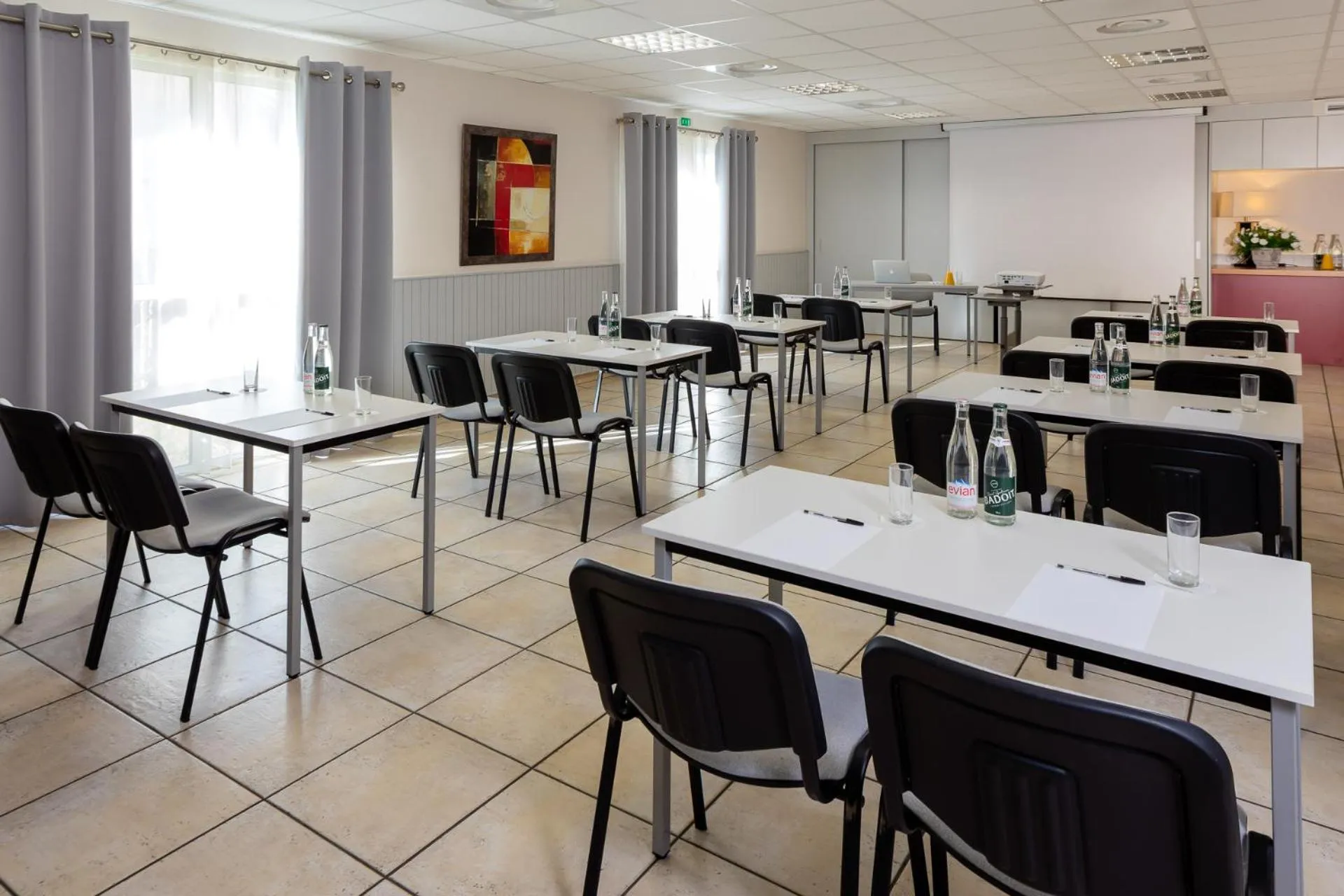 Restaurant/places to eat in The Originals City, Hôtel Le Pavillon, Béziers Est