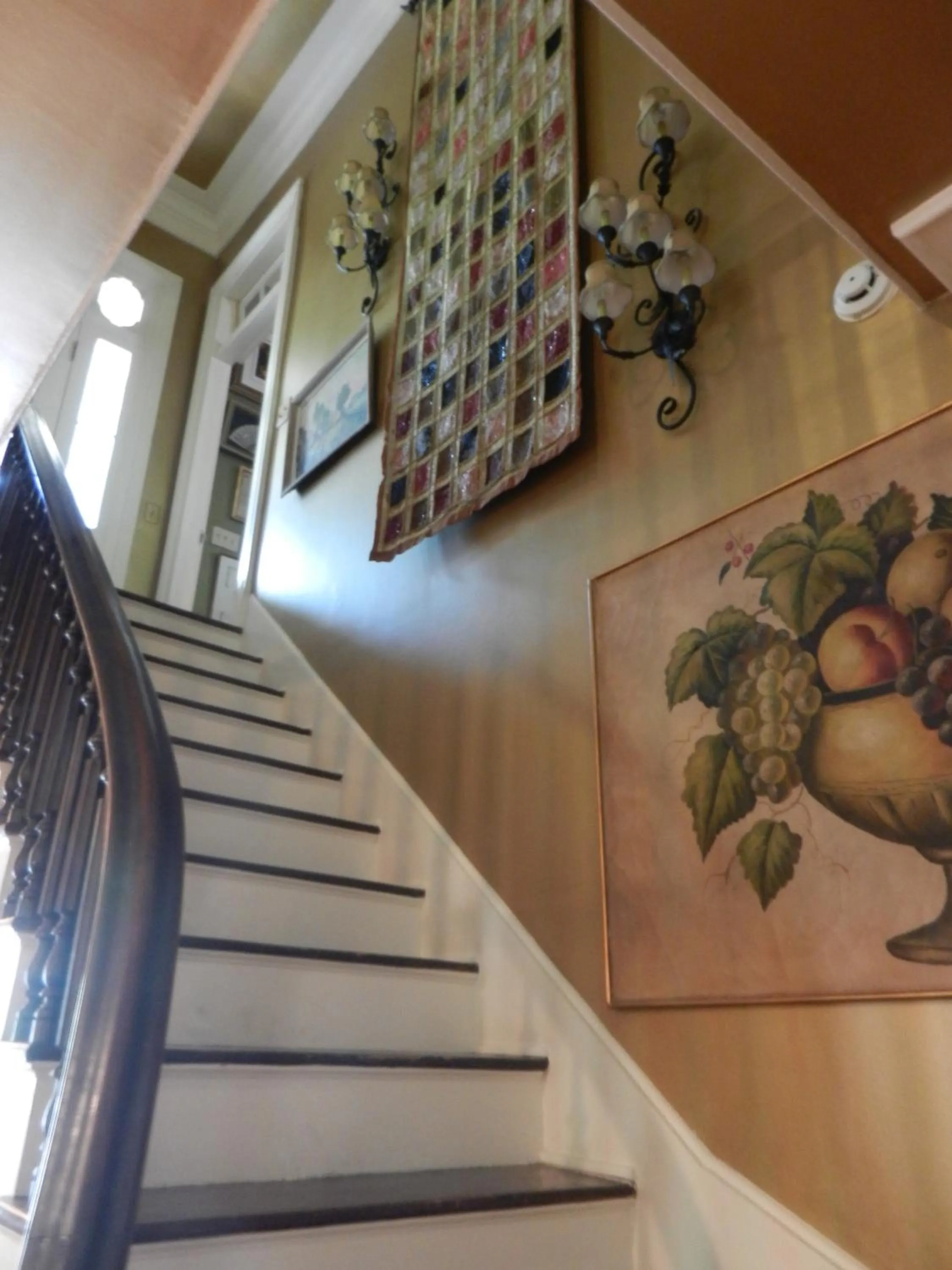 Property building in 22 Charlotte