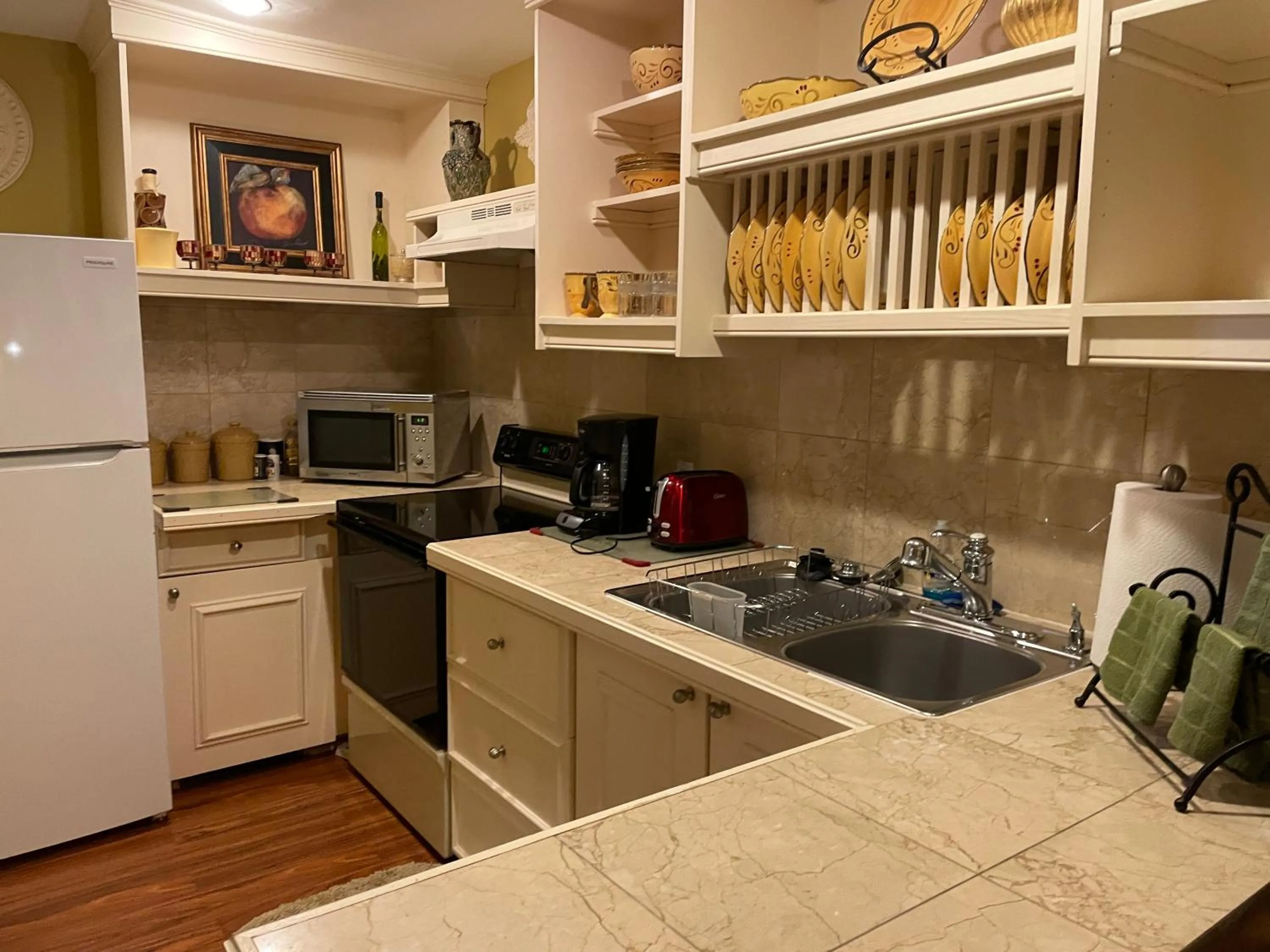 Coffee/tea facilities in 22 Charlotte