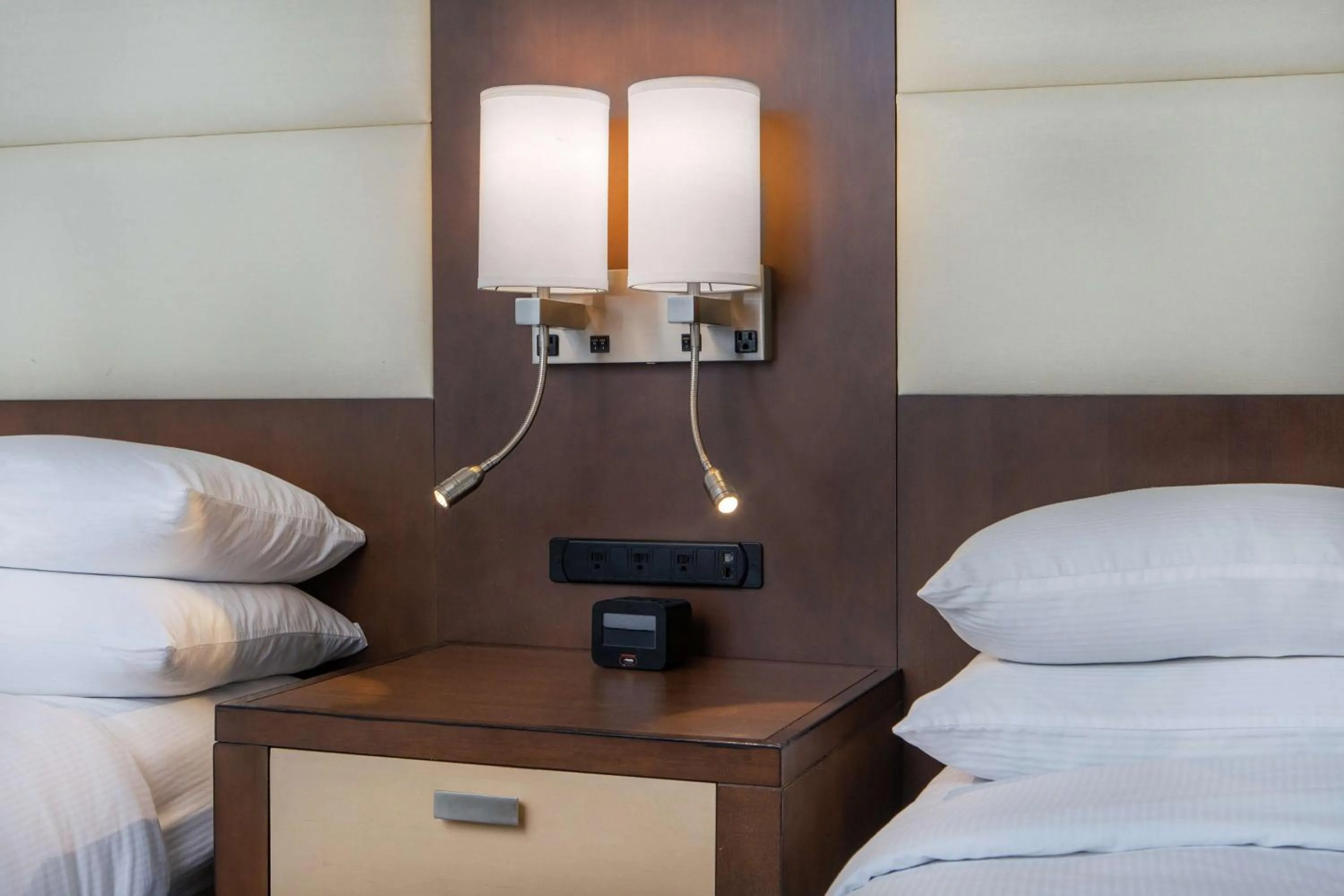 Bed in DoubleTree by Hilton Columbia