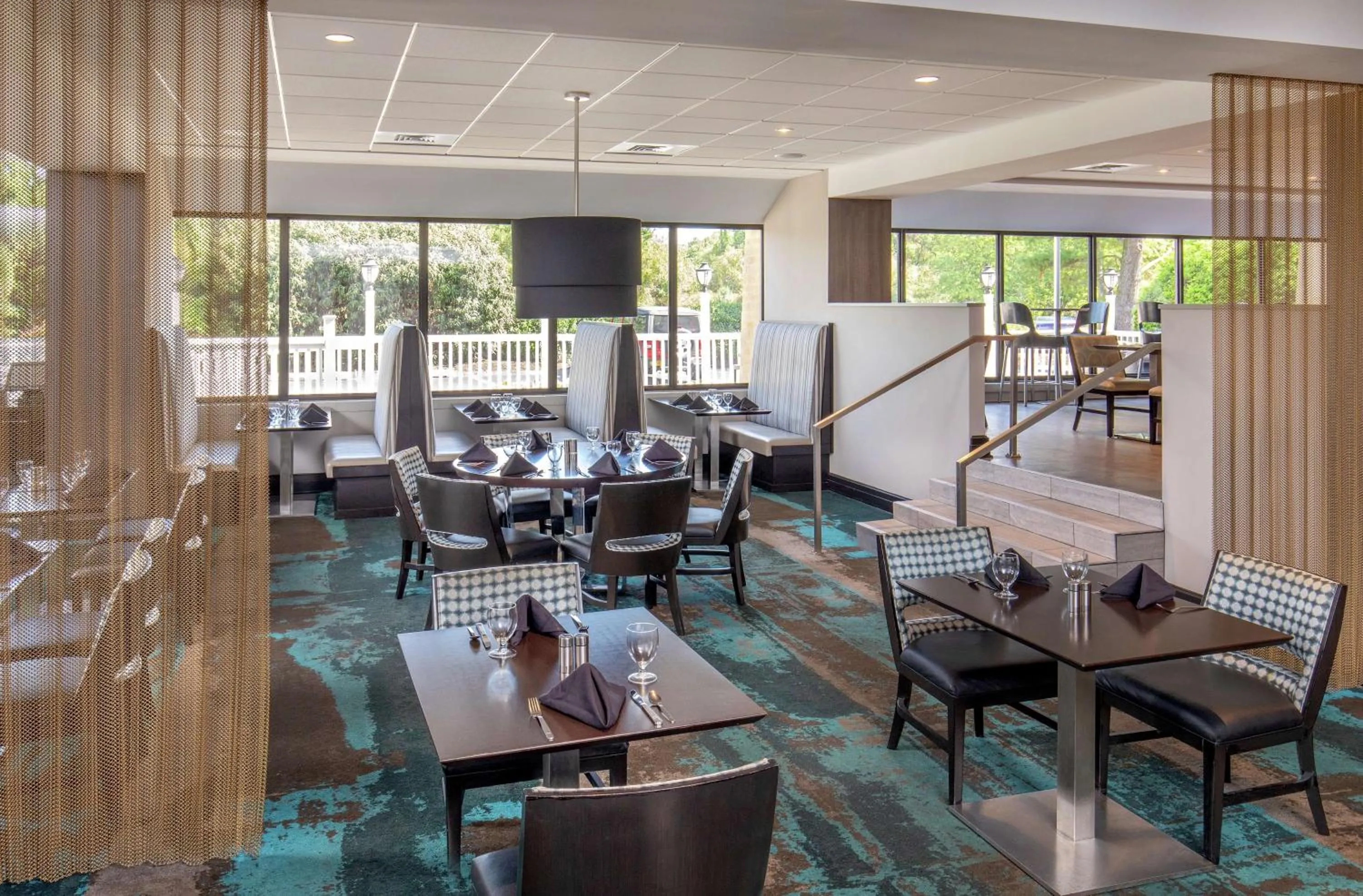 Restaurant/places to eat in DoubleTree by Hilton Columbia