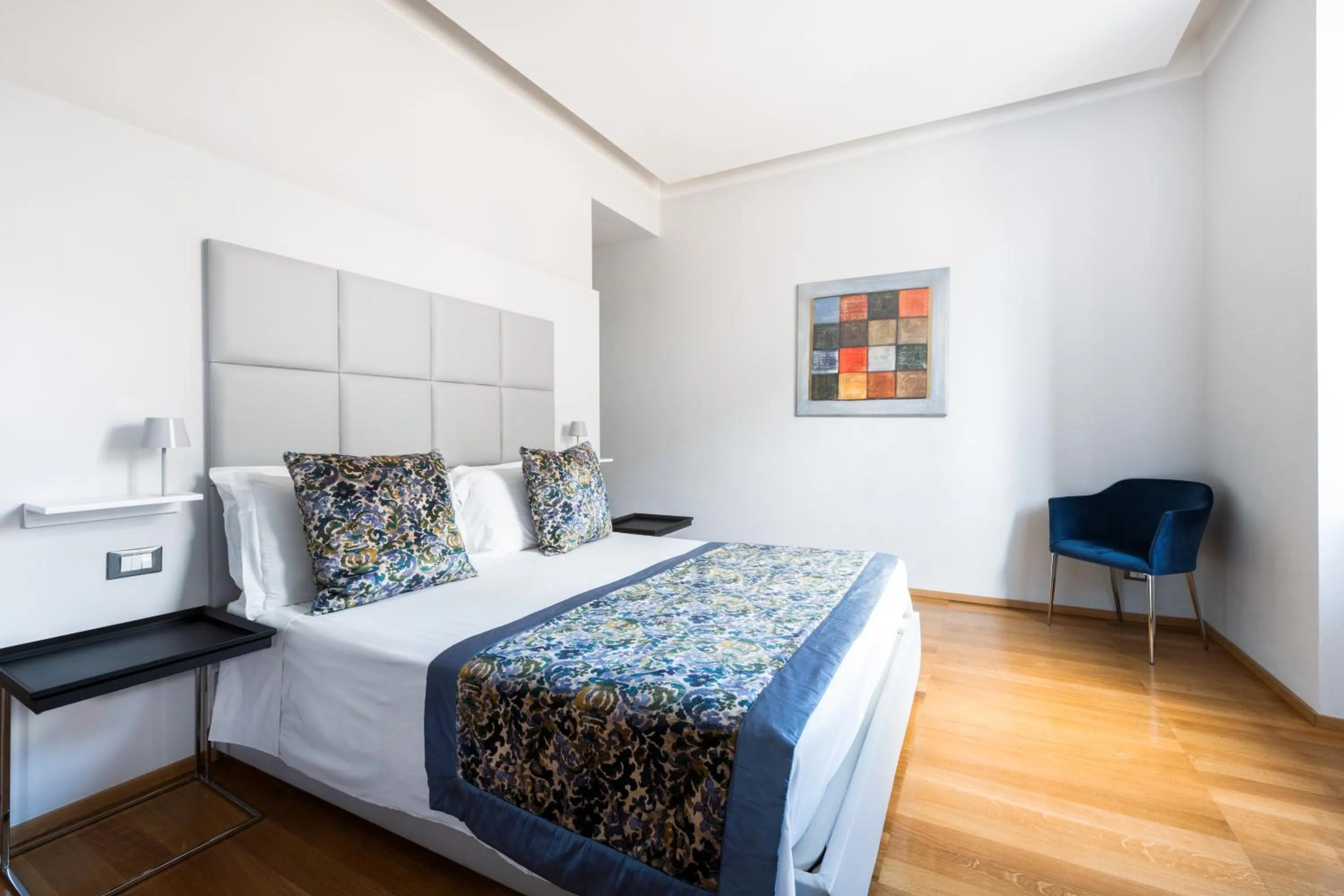 Photo of the whole room, Bed in Mascherino Suites