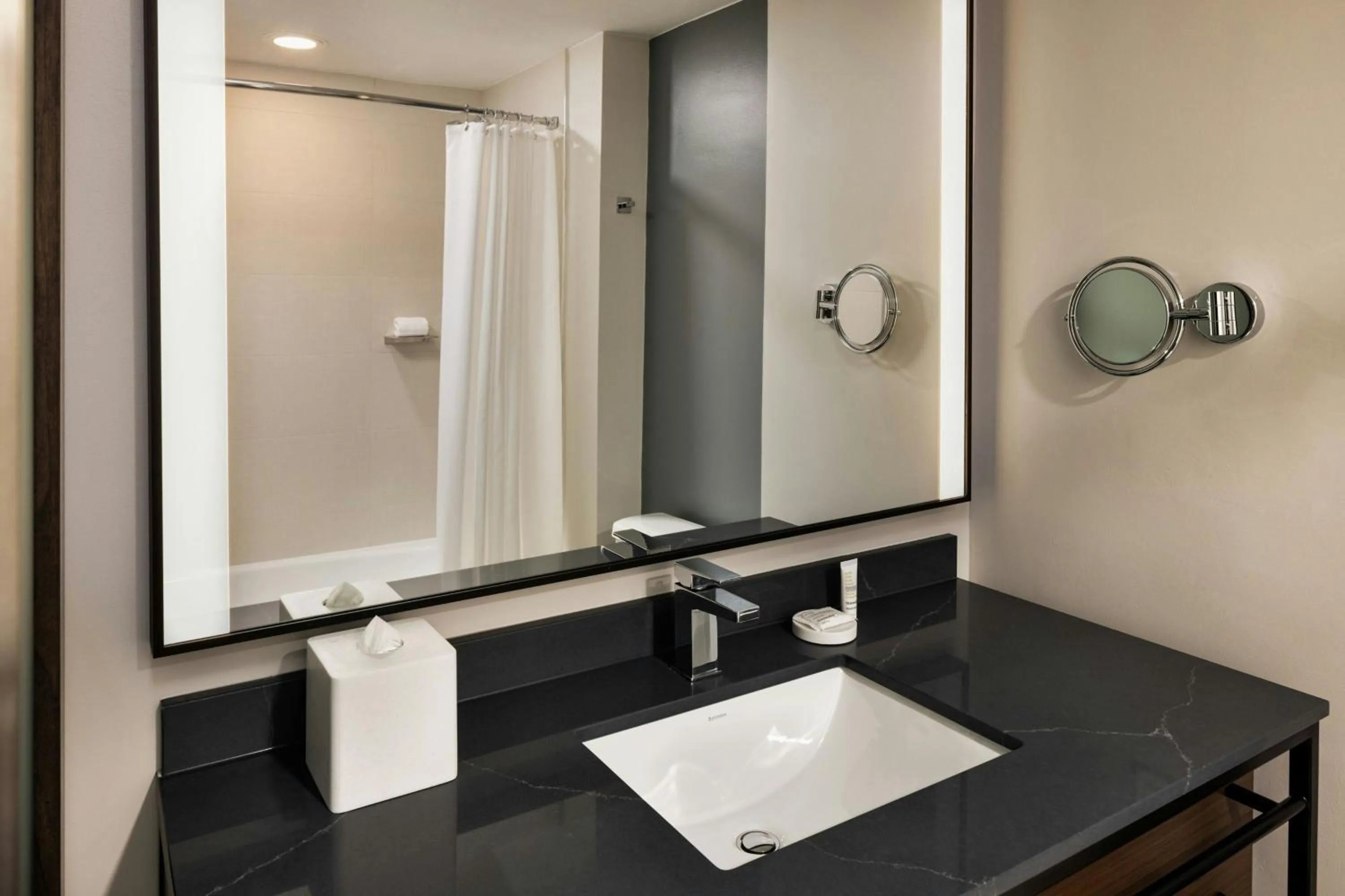 Photo of the whole room in Oshkosh Marriott Waterfront Hotel & Convention Center