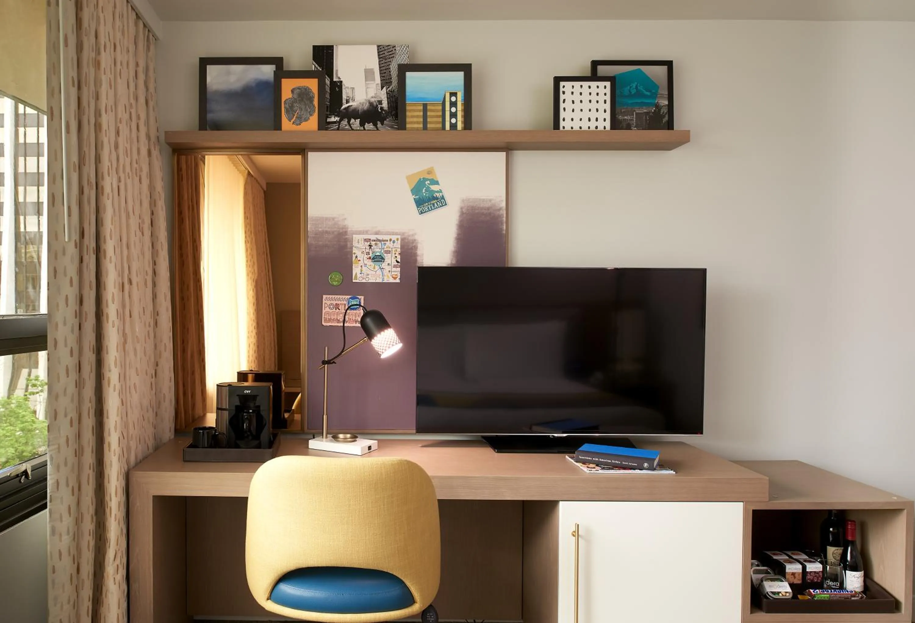 TV and multimedia in The Hotel Zags Portland