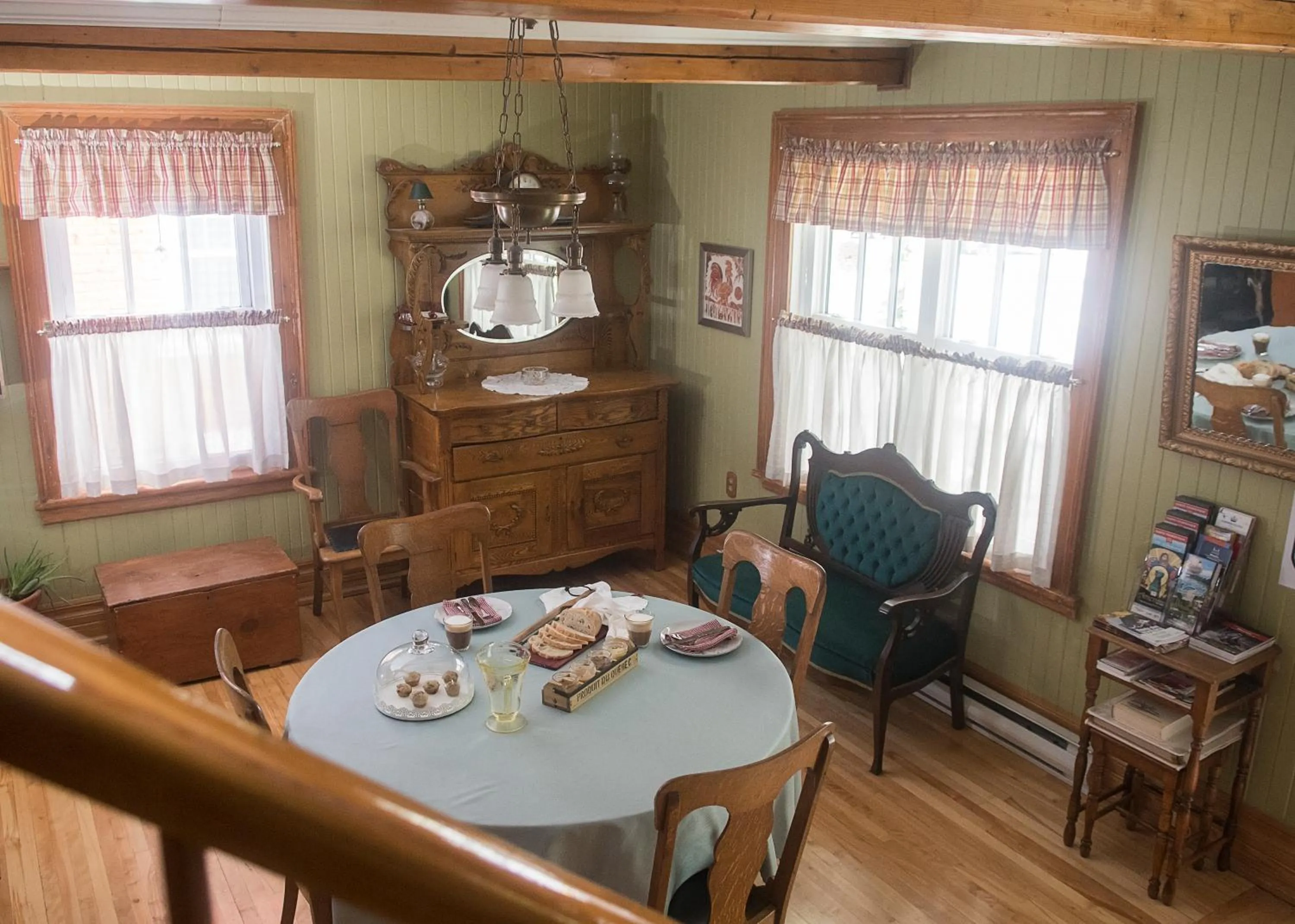 Dining area in Yamachiche P.Q.