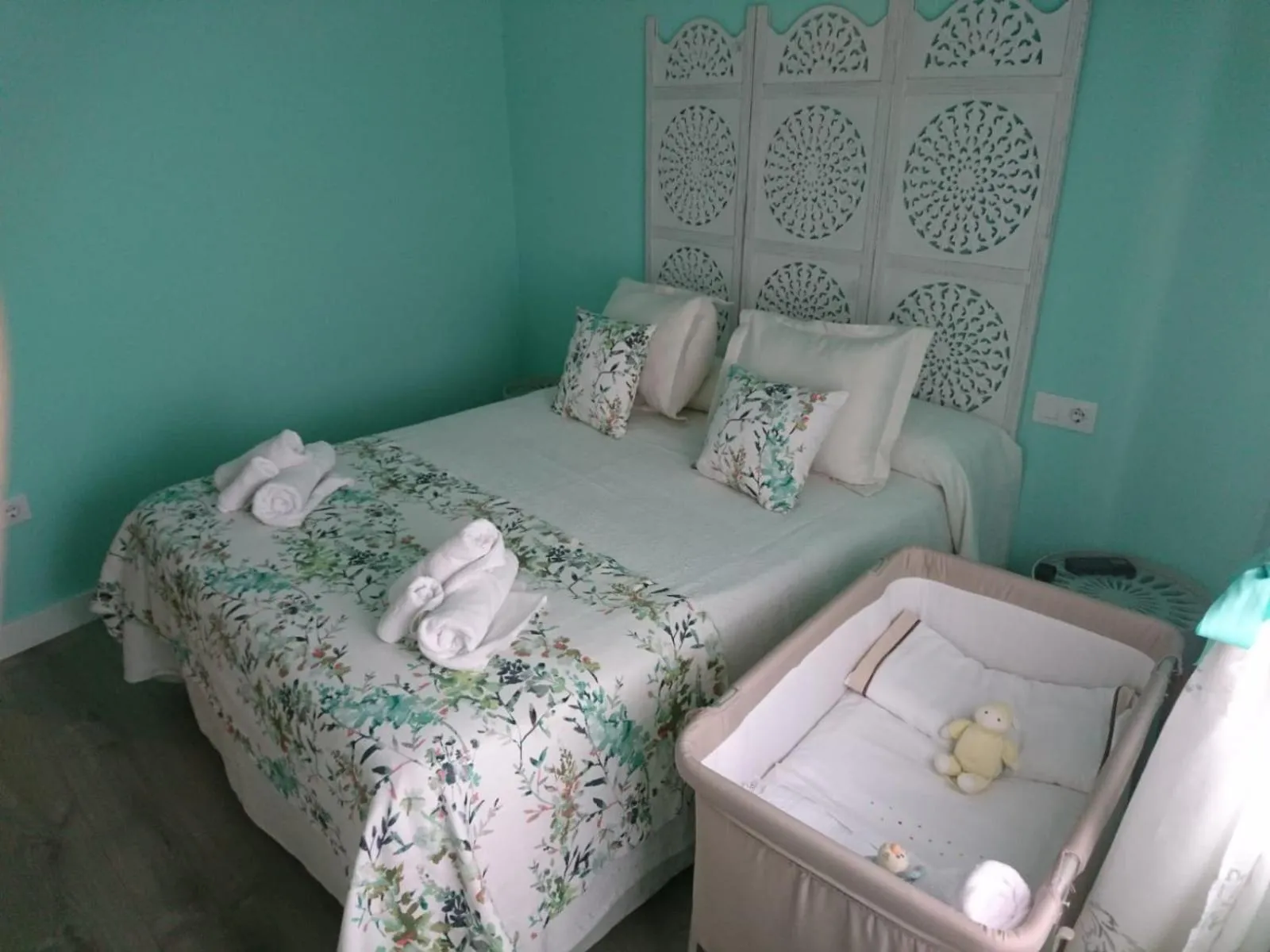 Bed in Apartamentos Coso de San Albin