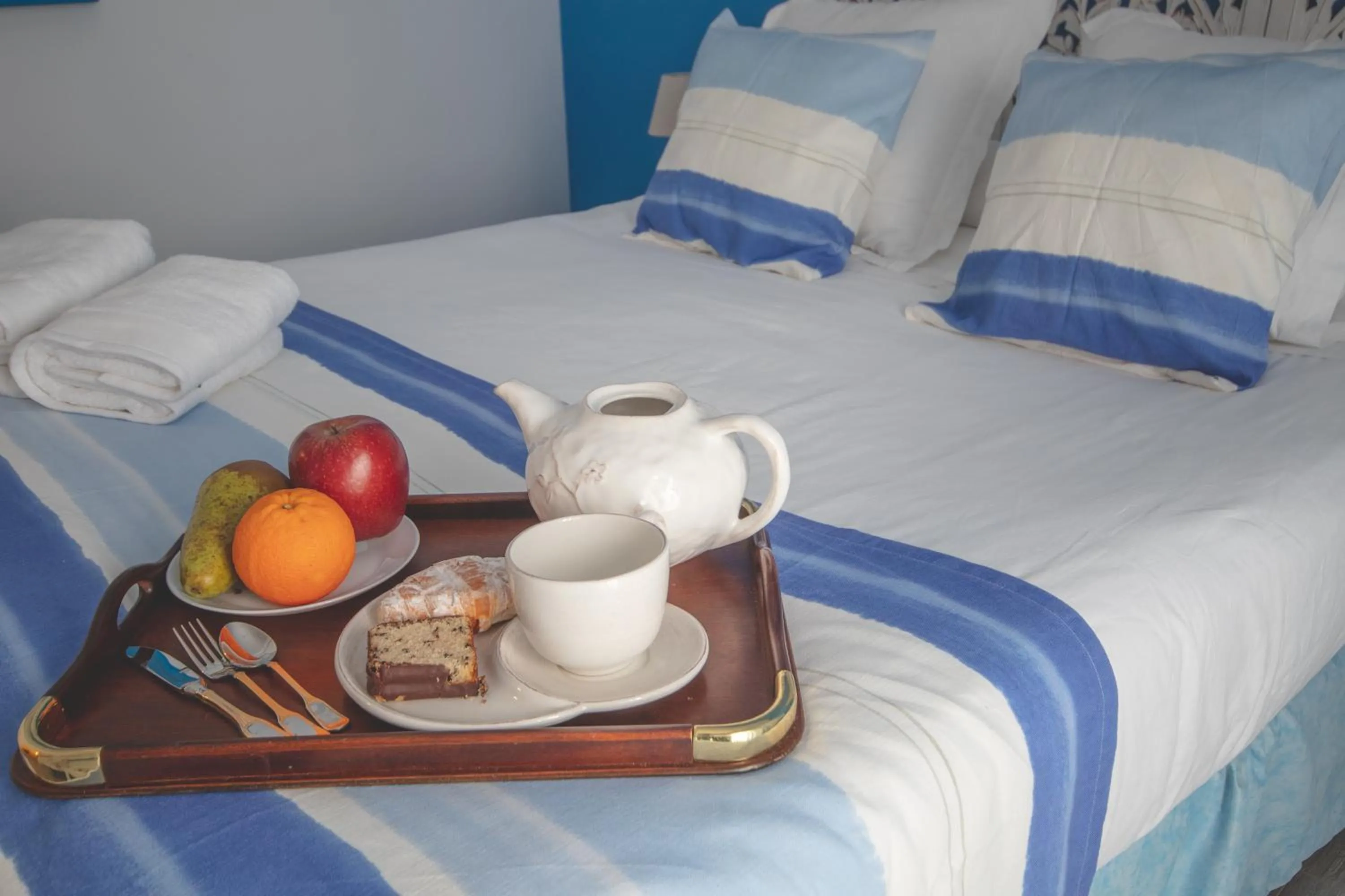 Continental breakfast, Bed in Apartamentos Coso de San Albin