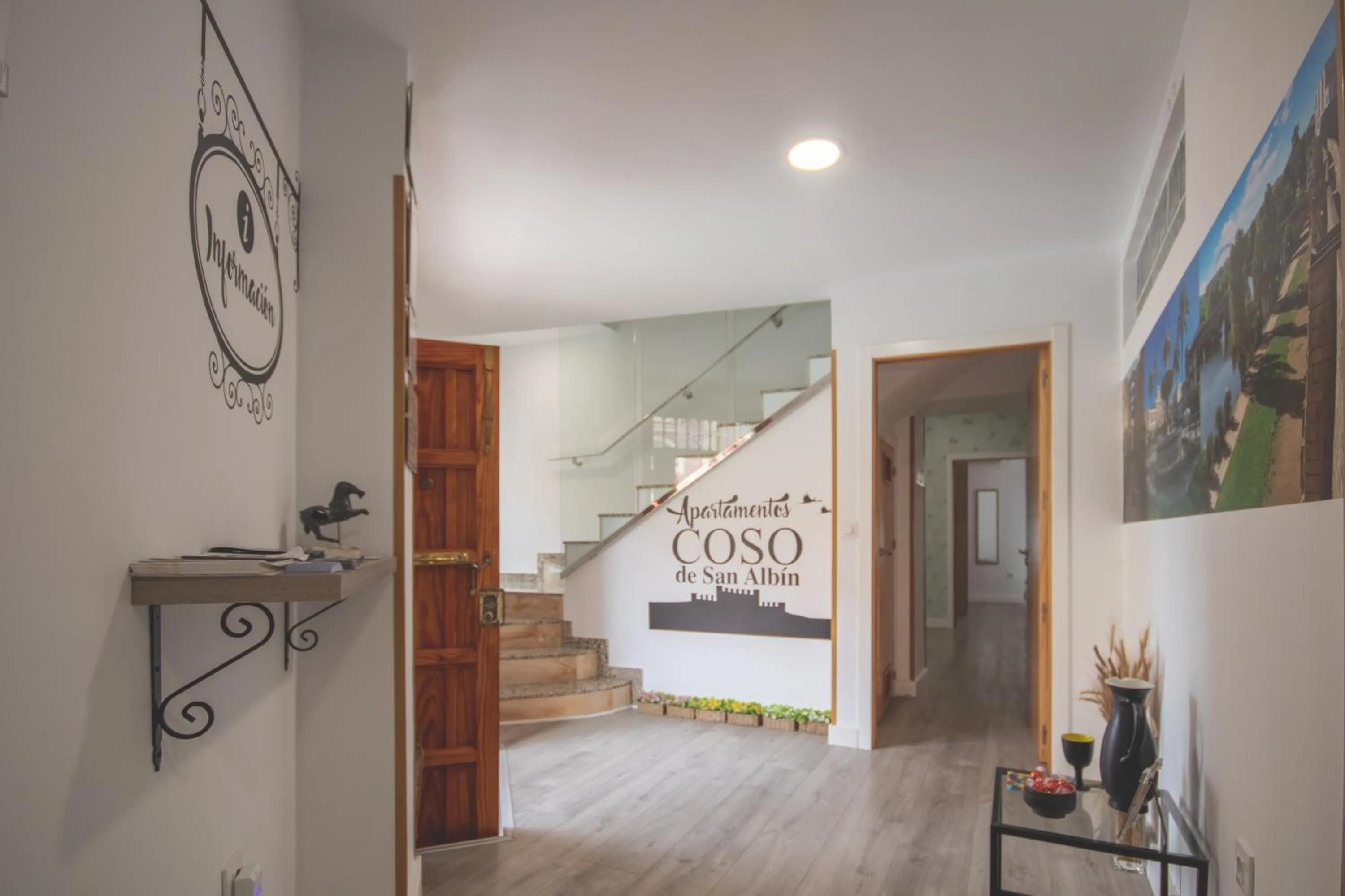 Property logo or sign in Apartamentos Coso de San Albin