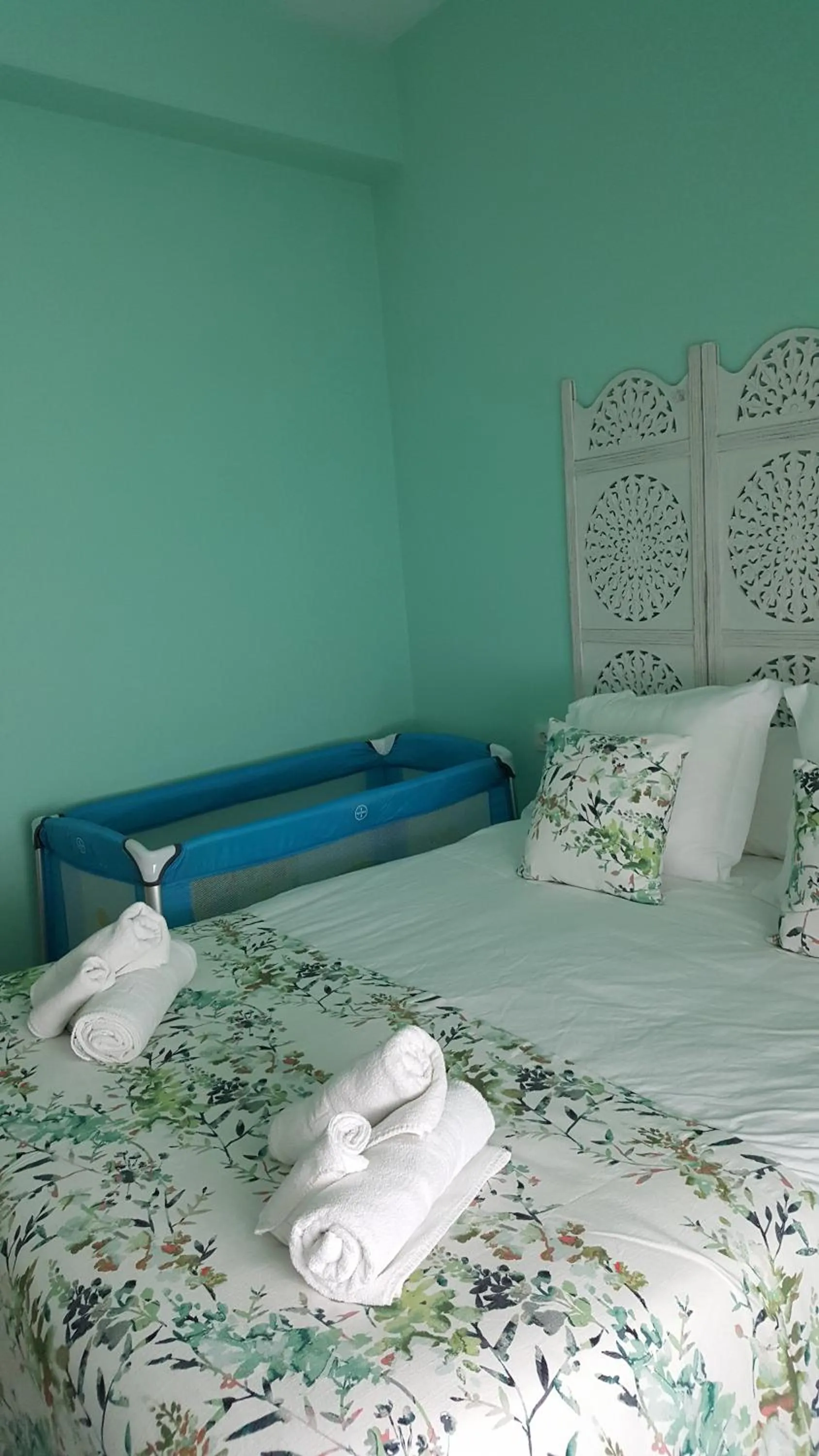 Bed in Apartamentos Coso de San Albin