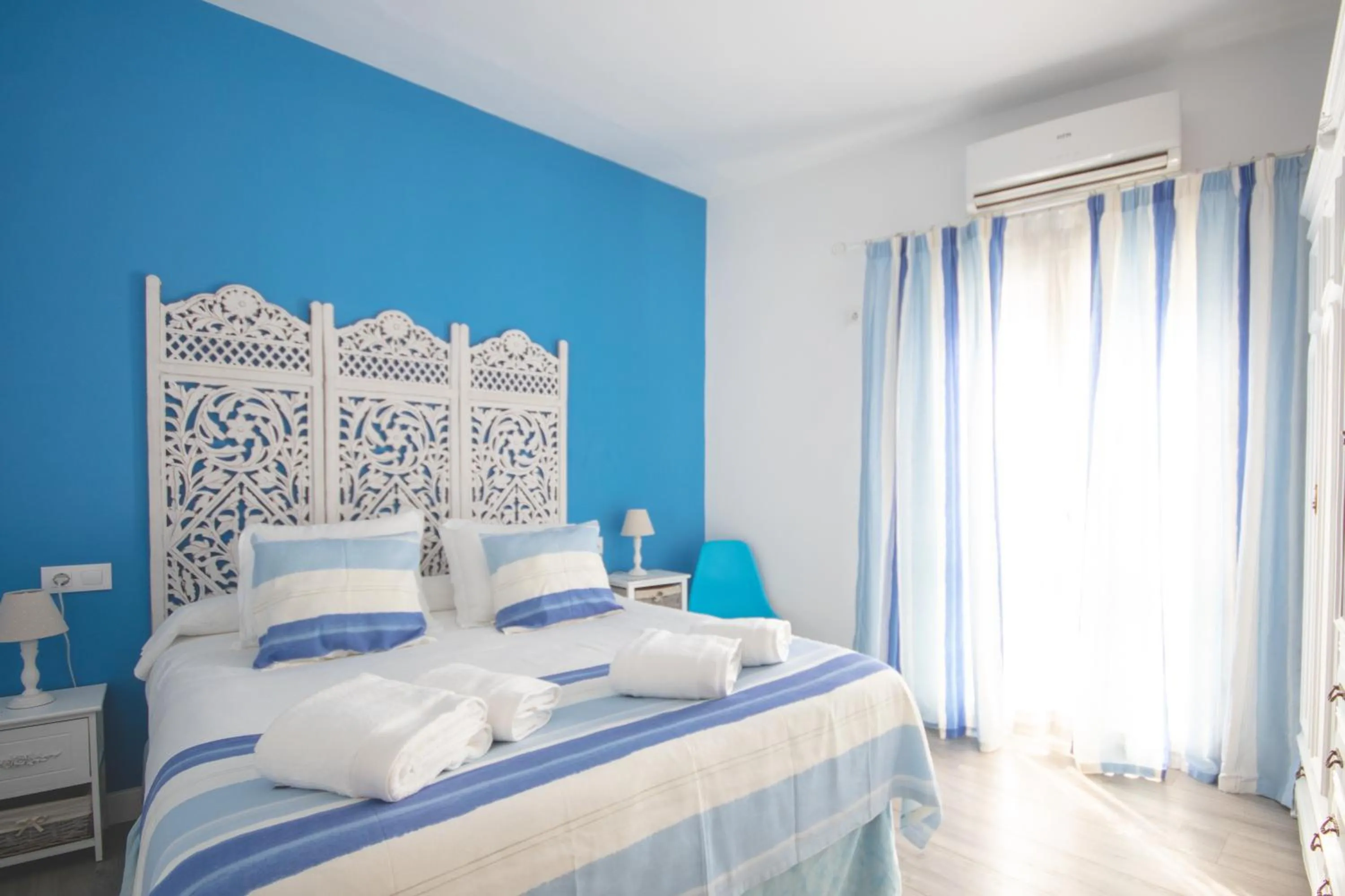 Bed in Apartamentos Coso de San Albin