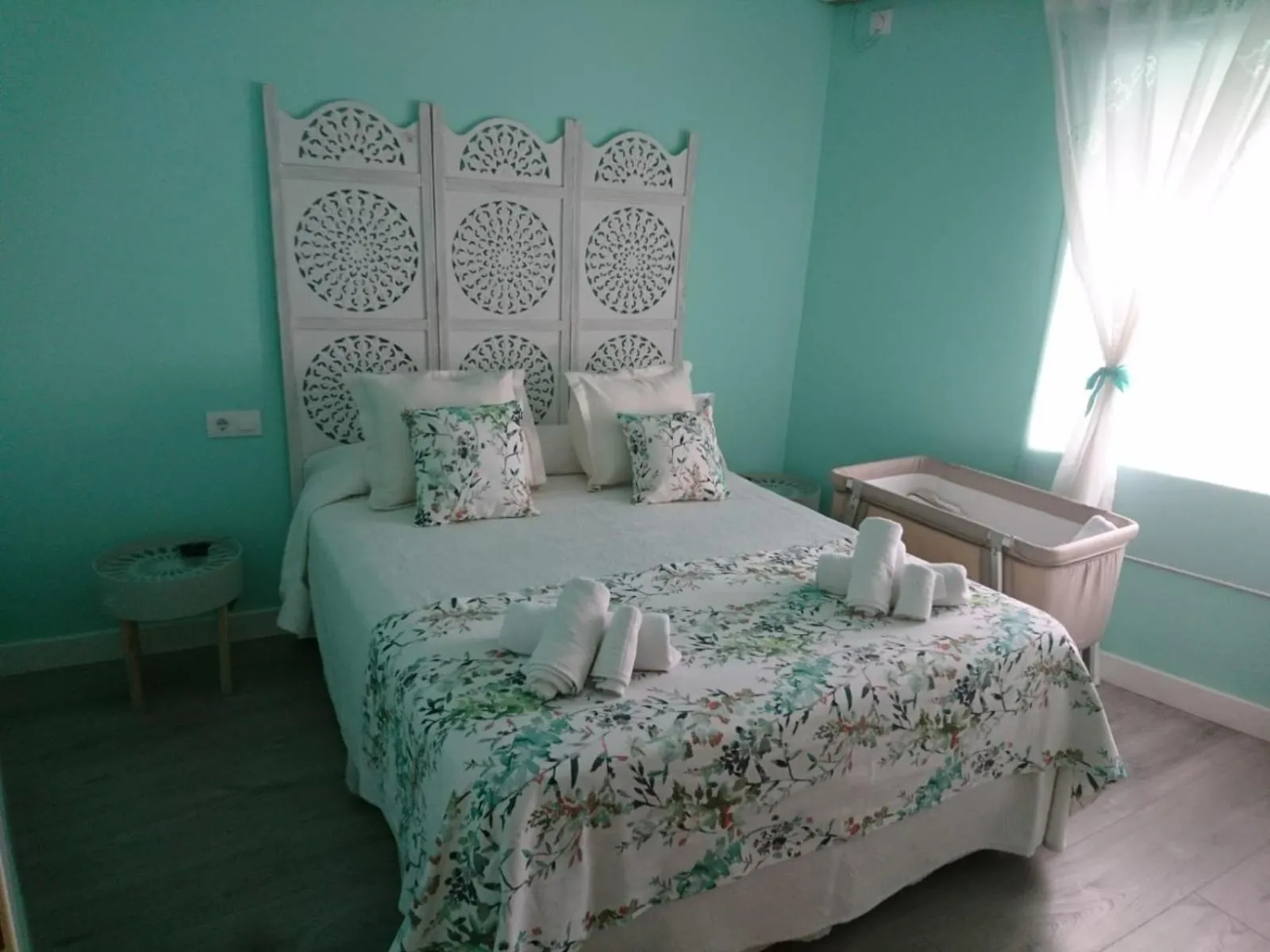 Bed in Apartamentos Coso de San Albin