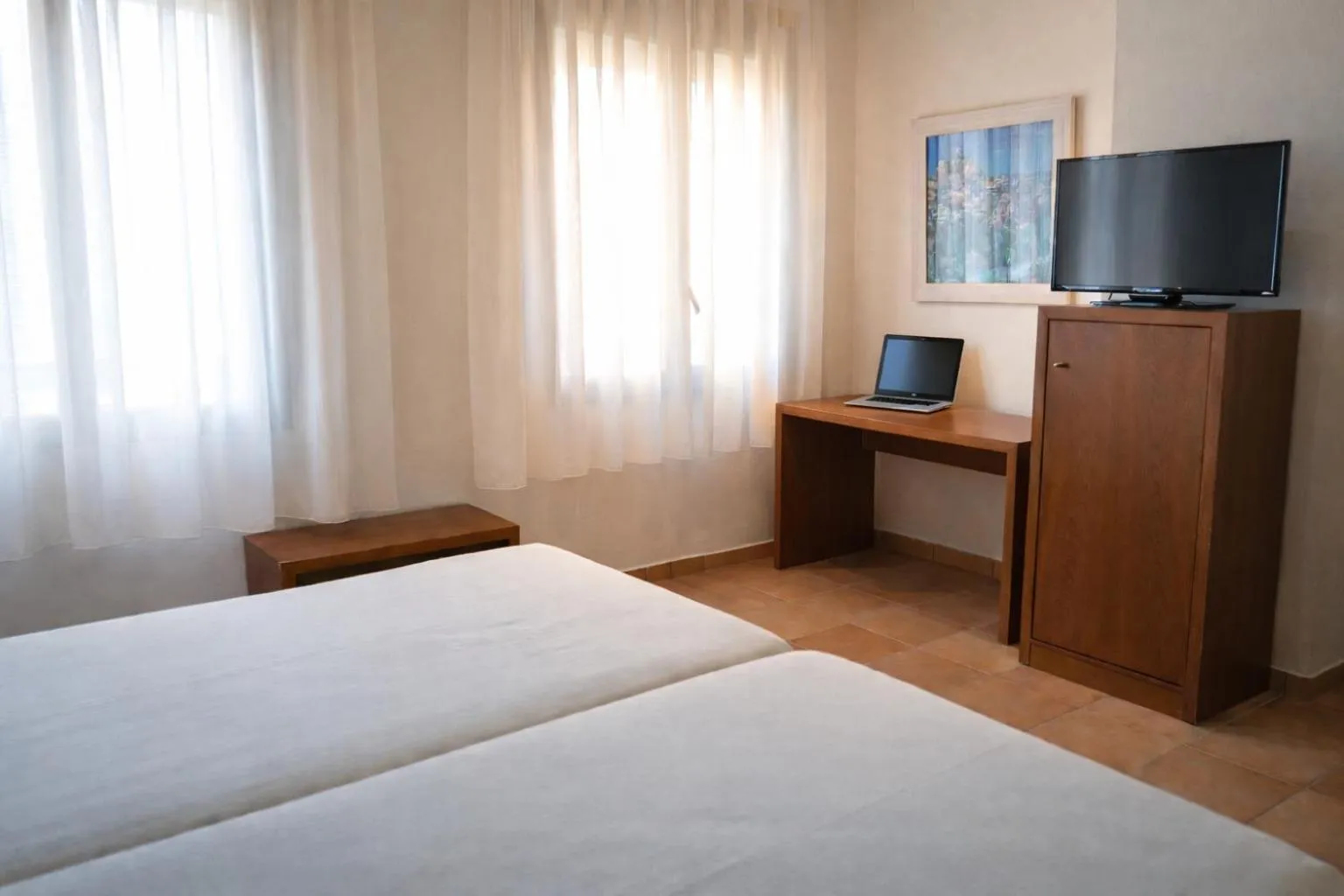 Bedroom, Bed in Hotel Santuari Balaguer