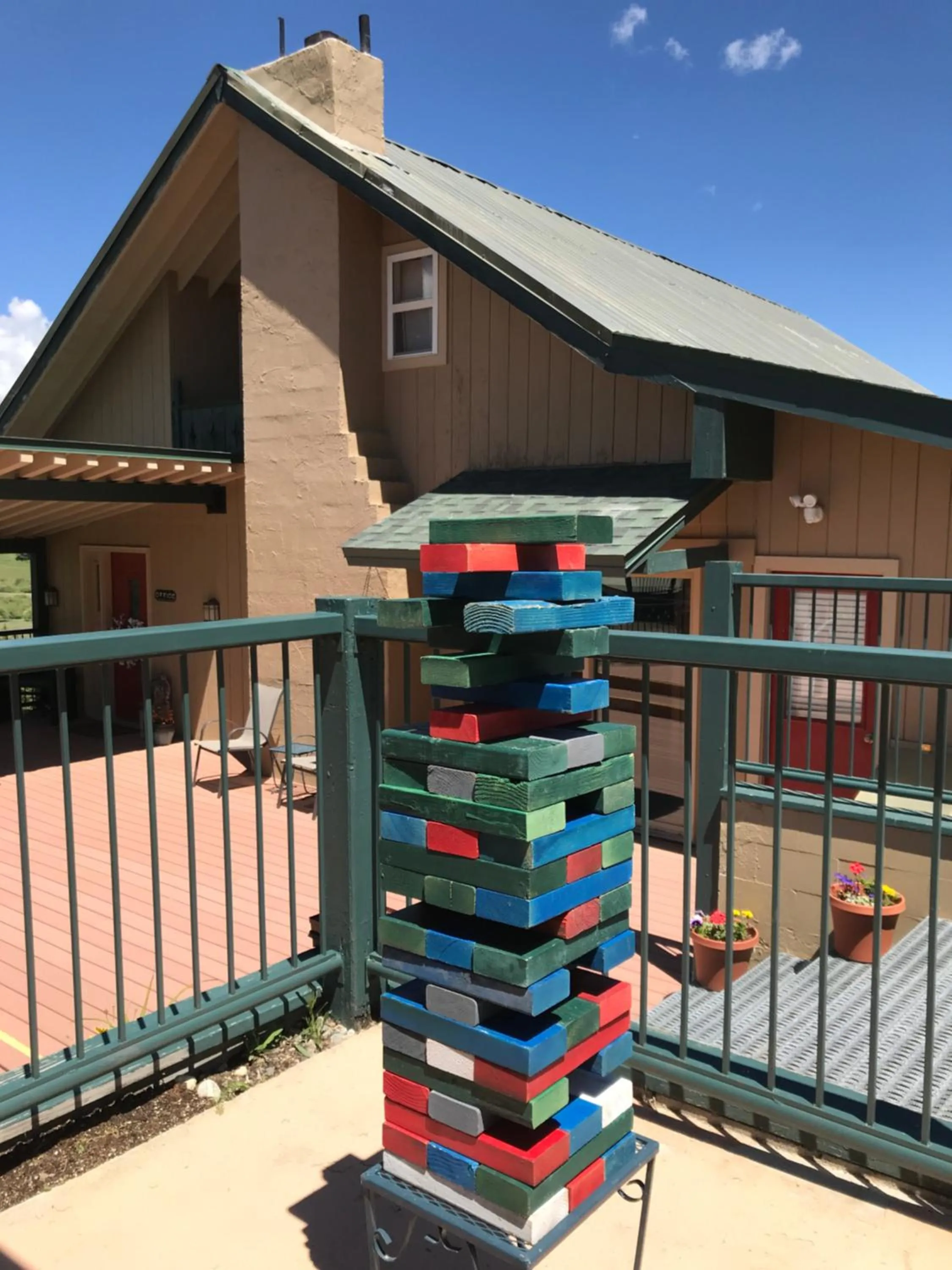 Day in Hideaway Mountain Lodge