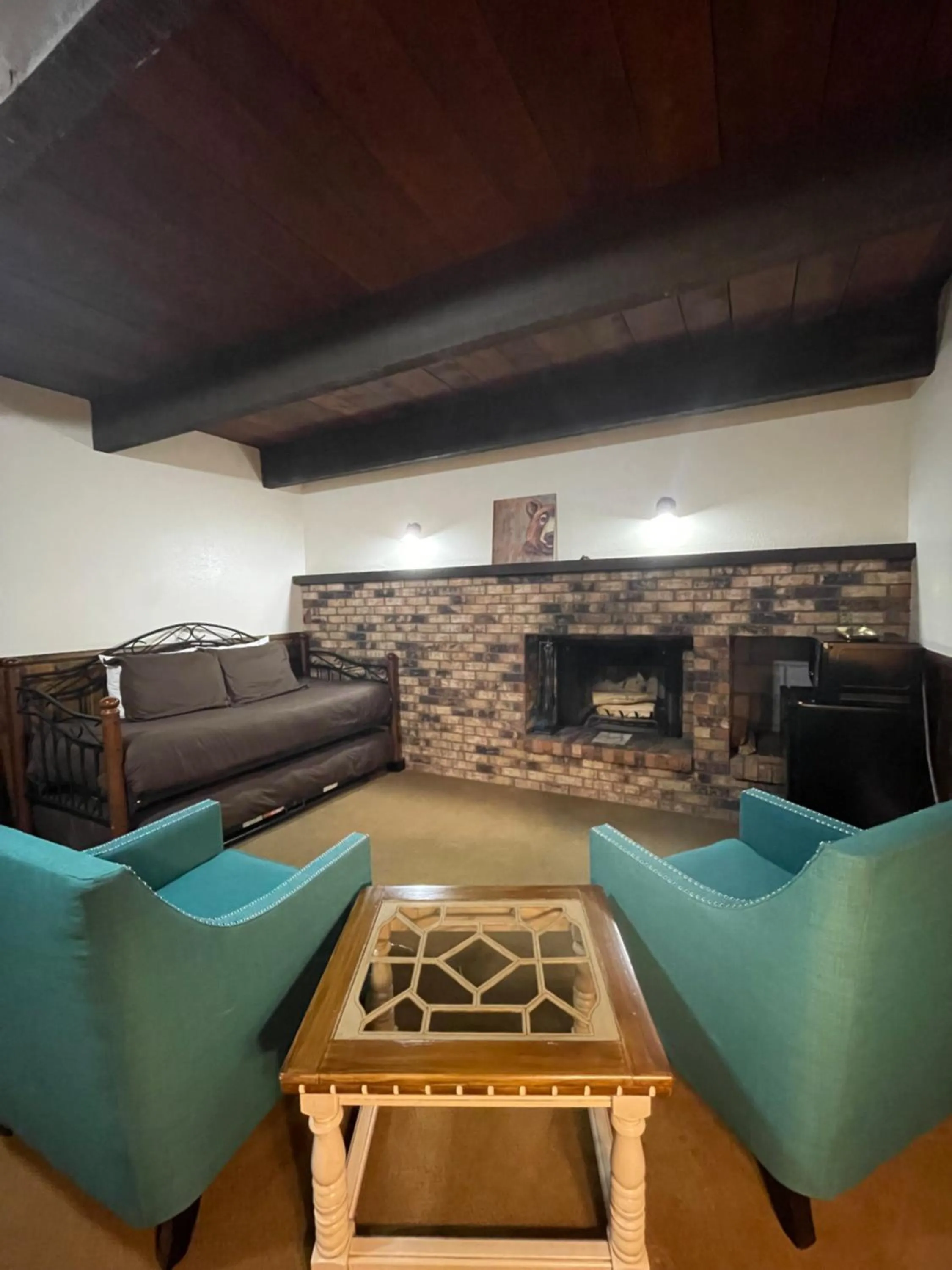 Seating area in Hideaway Mountain Lodge