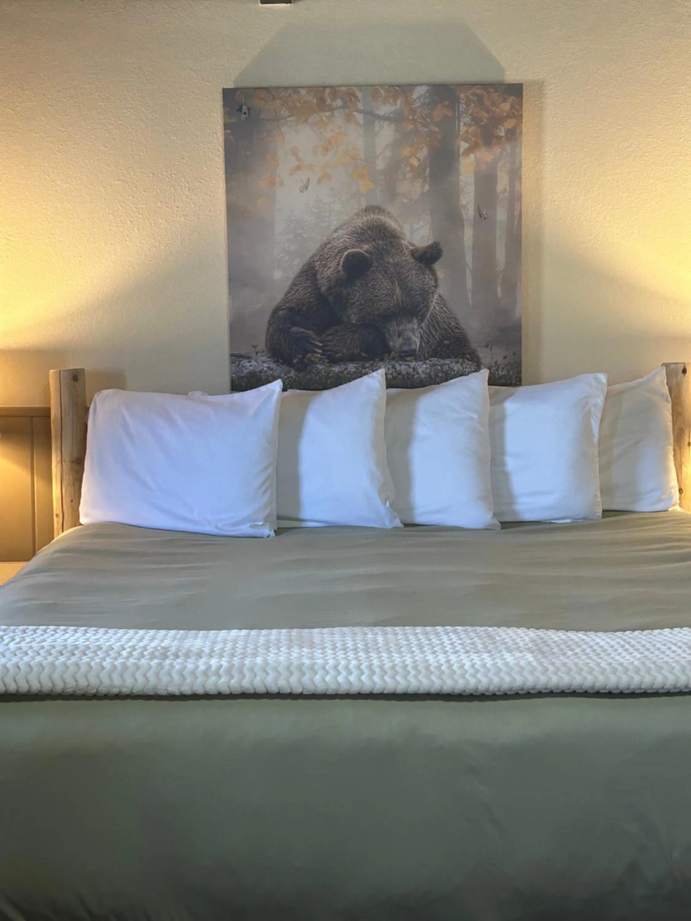 Other, Bed in Hideaway Mountain Lodge