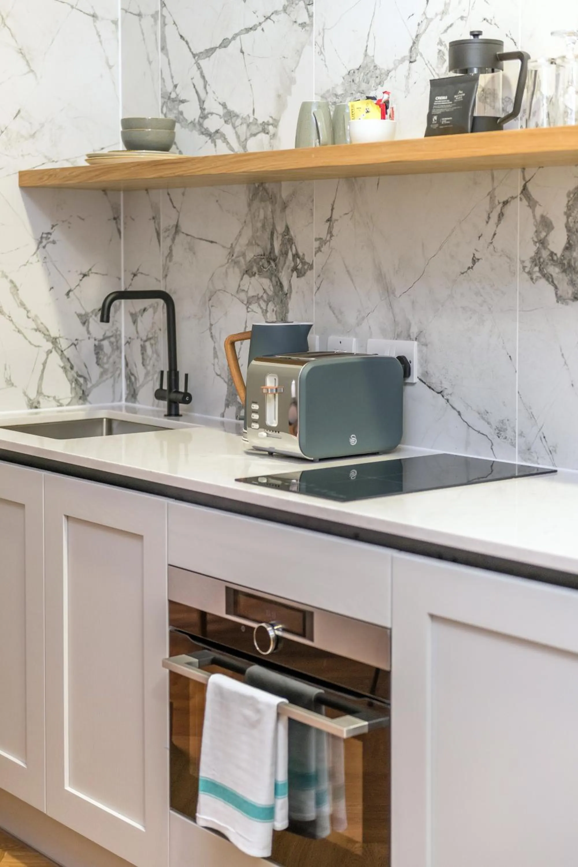 Kitchen or kitchenette in KM Apartments