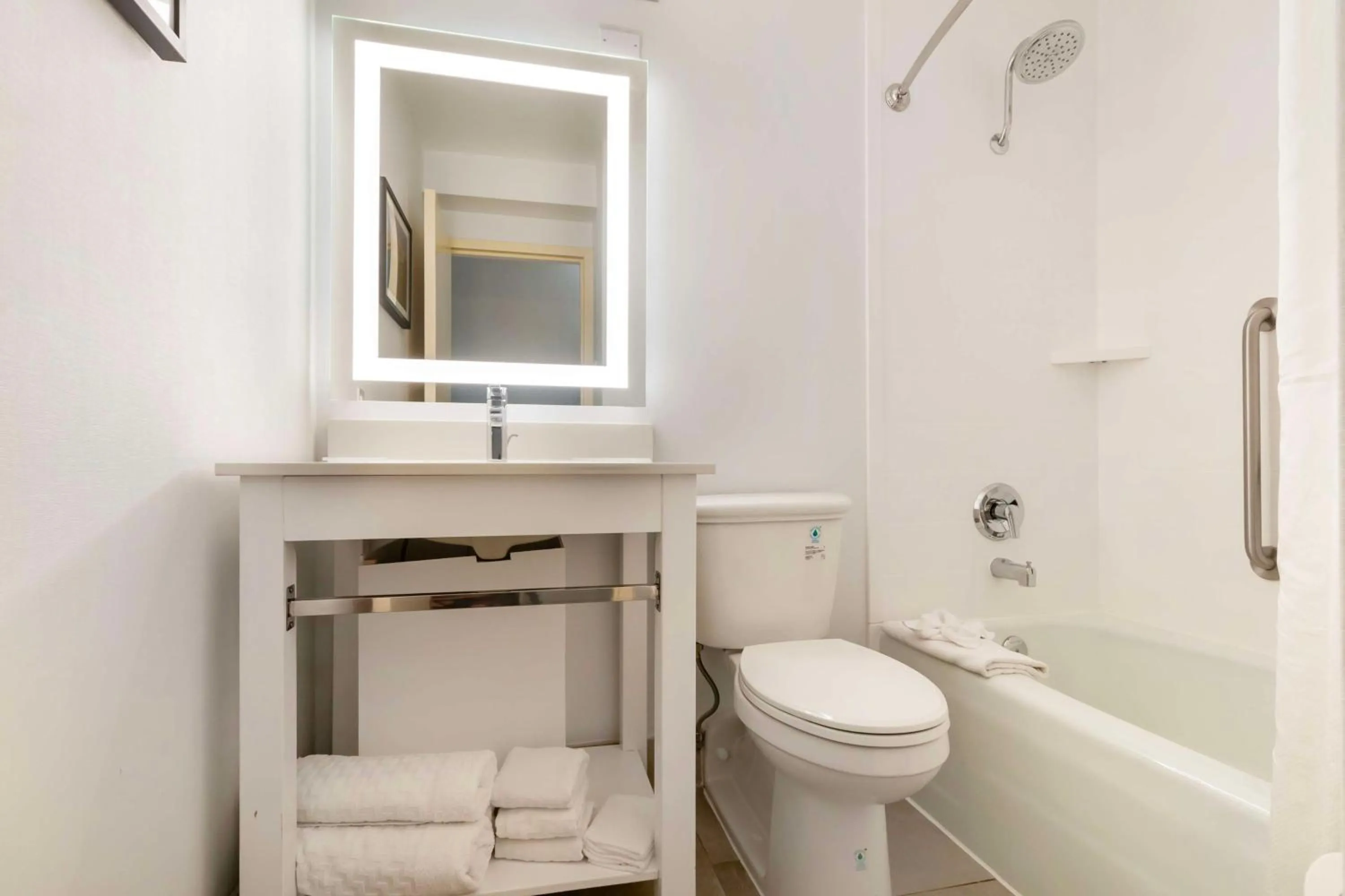 Bathroom in Best Western Plus Kansas City Sports Complex Hotel