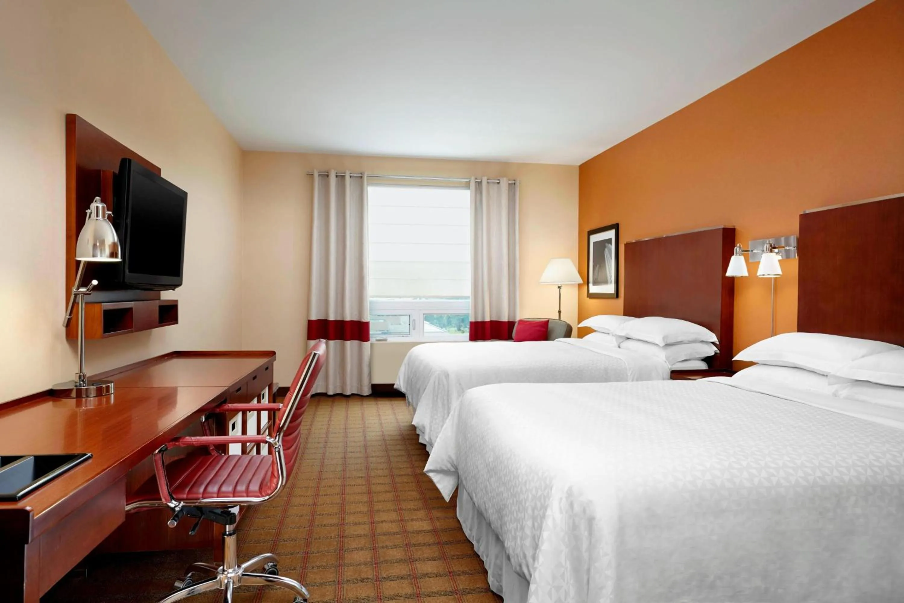 Photo of the whole room, Bed in Four Points by Sheraton Calgary Airport
