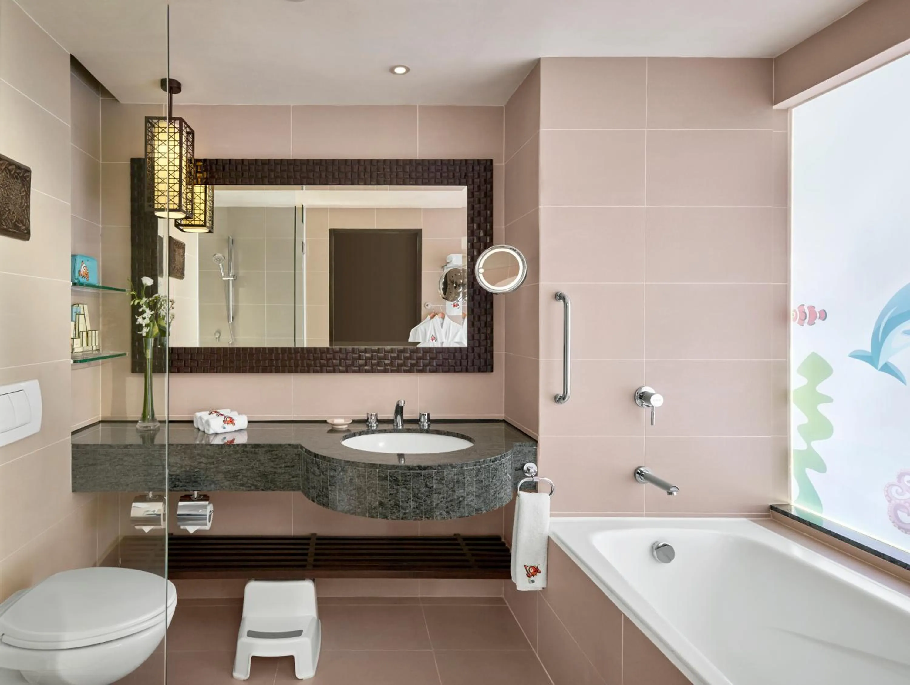 Shower in Shangri-La Tanjung Aru, Kota Kinabalu