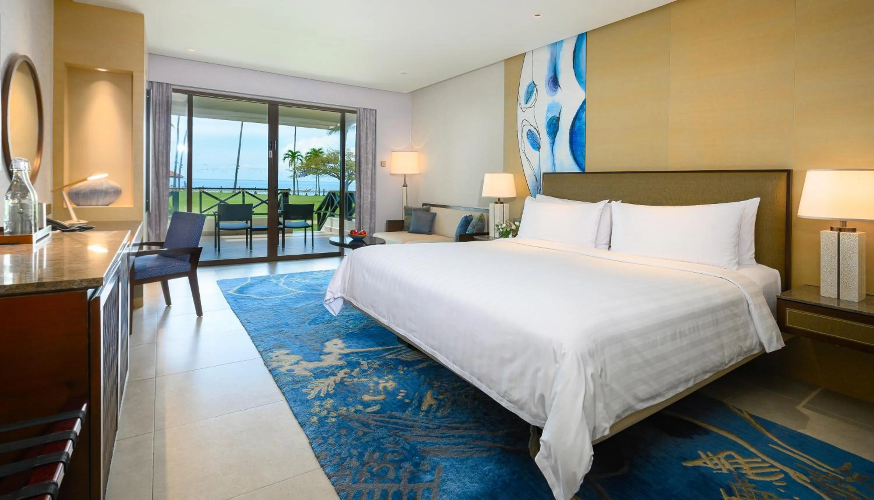 Patio, Bed in Shangri-La Tanjung Aru, Kota Kinabalu