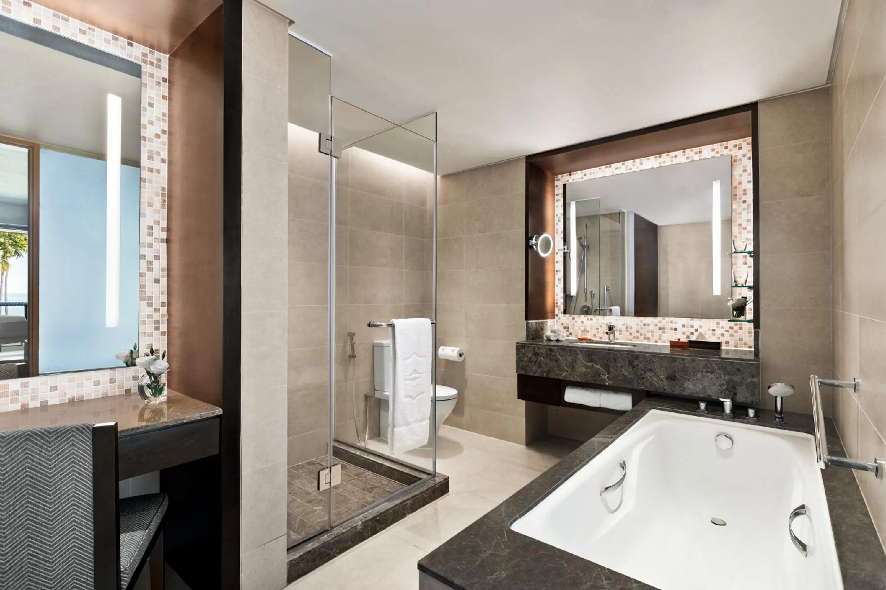 Shower in Shangri-La Tanjung Aru, Kota Kinabalu